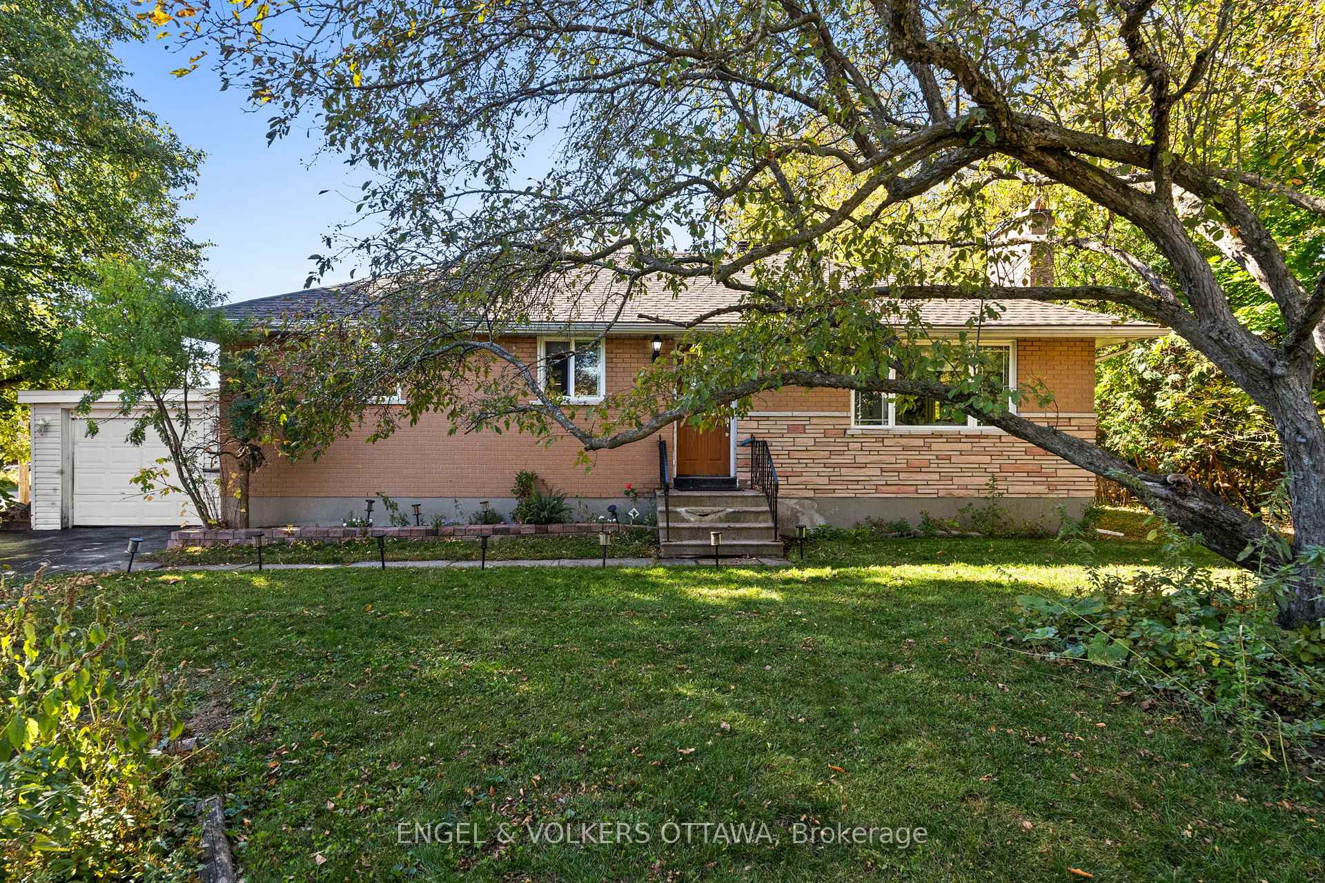 Photo 1 of 43 Cordova Street, Ottawa, Meadowlands/St. Claire Gardens — HOMEH