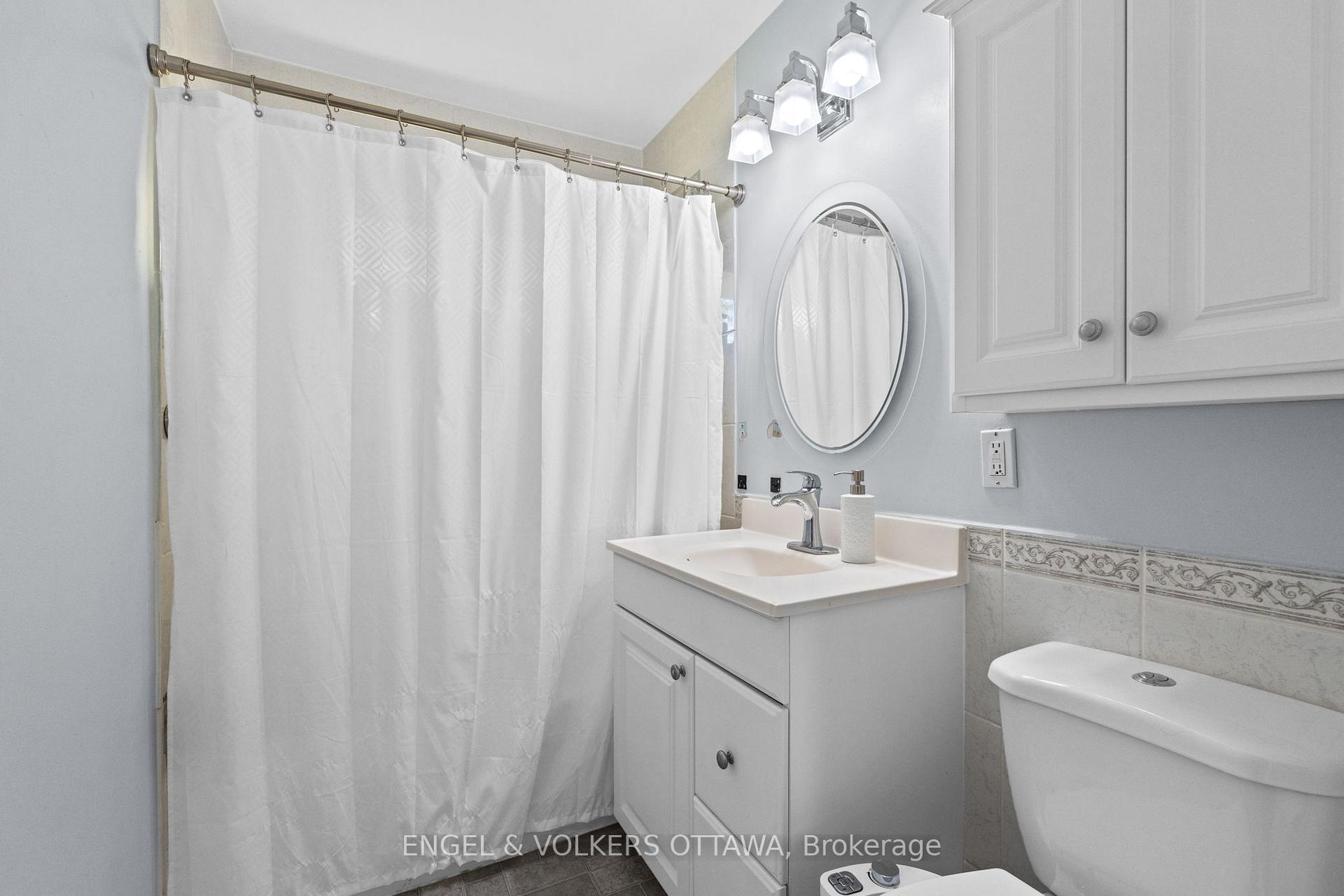 Photo 15 of 43 Cordova Street, Ottawa, Meadowlands/St. Claire Gardens — HOMEH