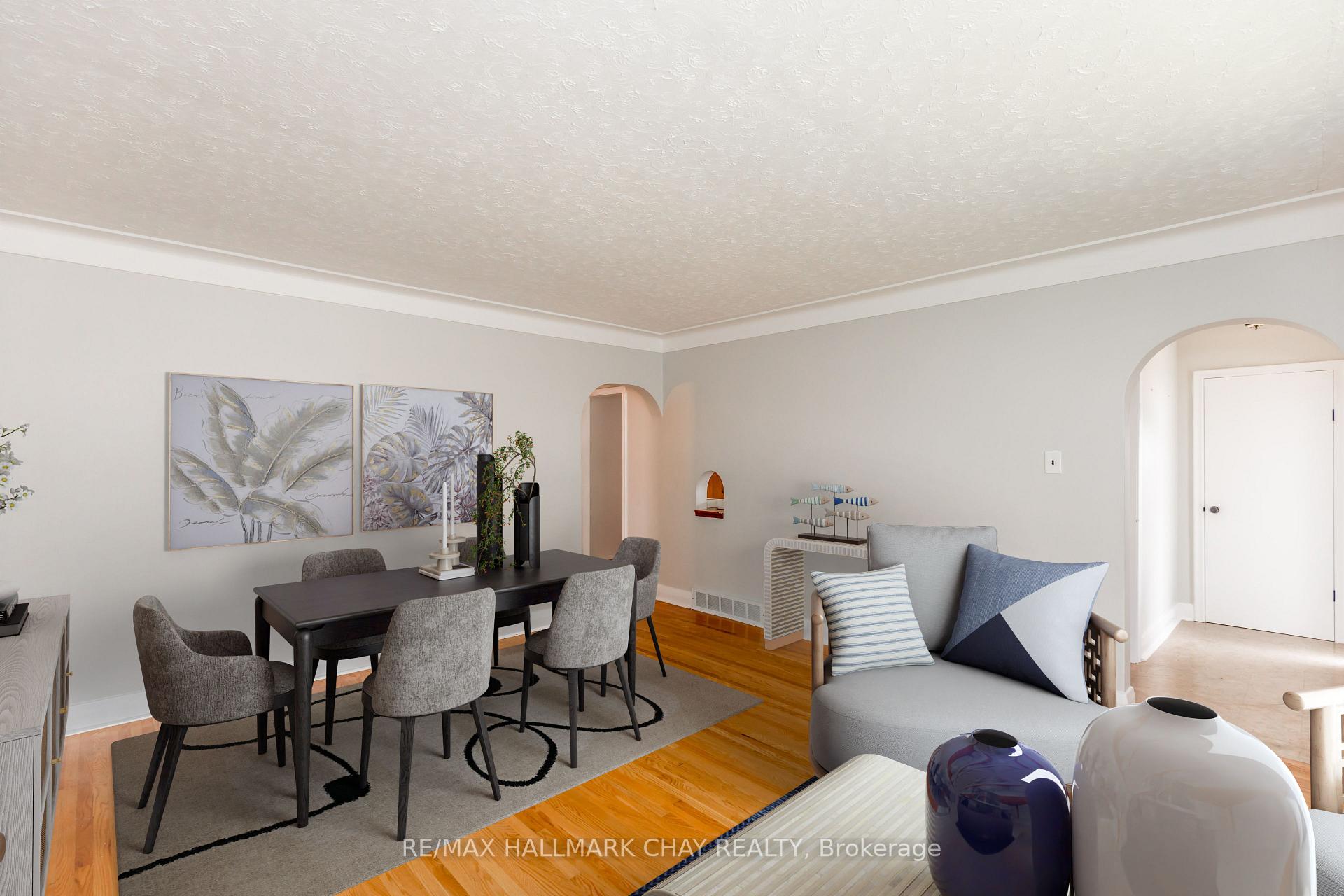 Photo 2 of 81 Eccles Street N, Barrie, Lakeshore — HOMEH