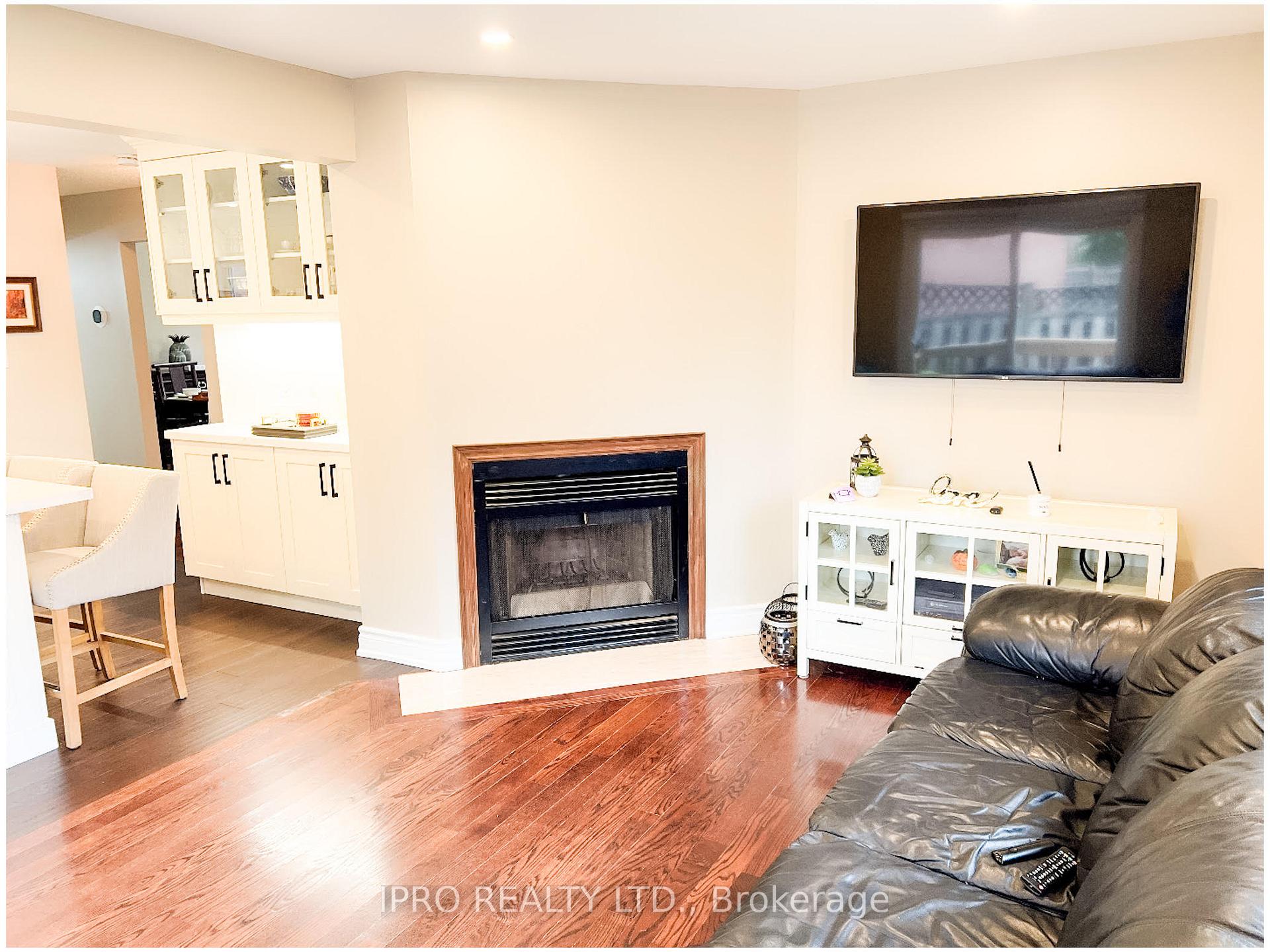 Photo 6 of 75 Willowbrook Drive, Whitby, Pringle Creek — HOMEH
