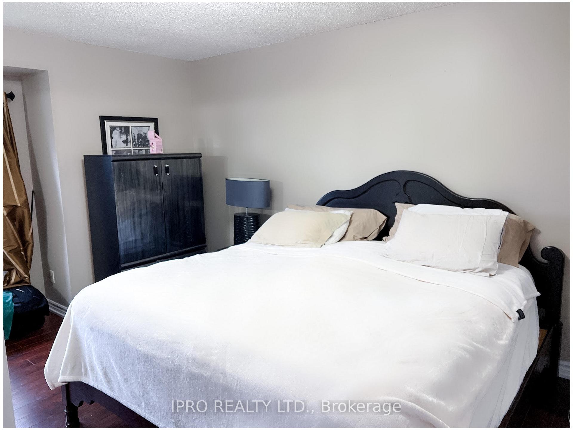 Photo 14 of 75 Willowbrook Drive, Whitby, Pringle Creek — HOMEH