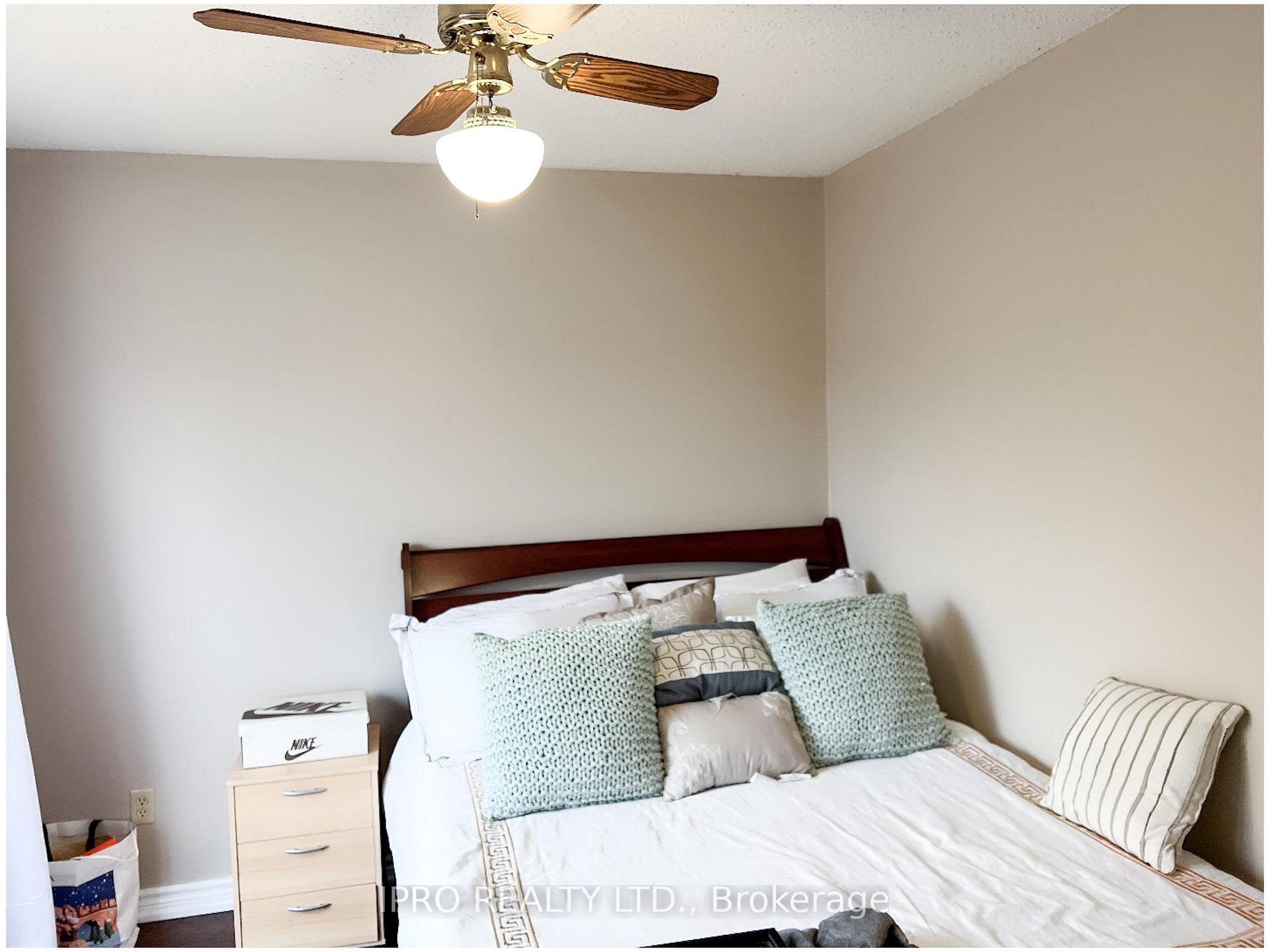 Photo 38 of 75 Willowbrook Drive, Whitby, Pringle Creek — HOMEH