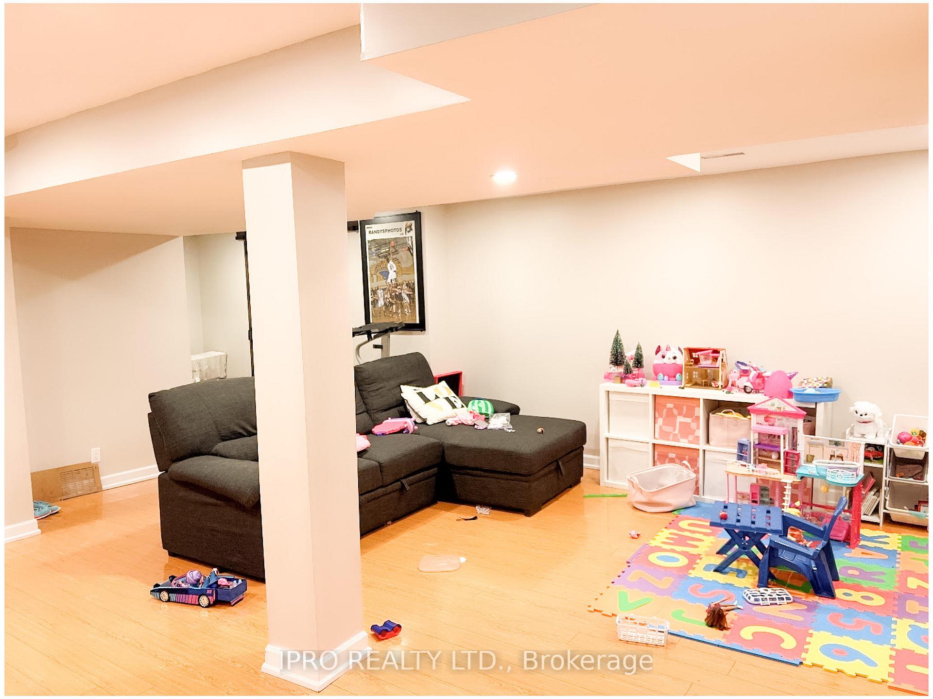 Photo 26 of 75 Willowbrook Drive, Whitby, Pringle Creek — HOMEH