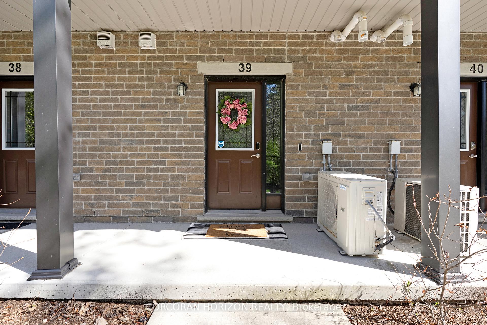 Photo 13 of Unit 39, 107 Westra Drive, Guelph, Willow West/Sugarbush/West Acres — HOMEH