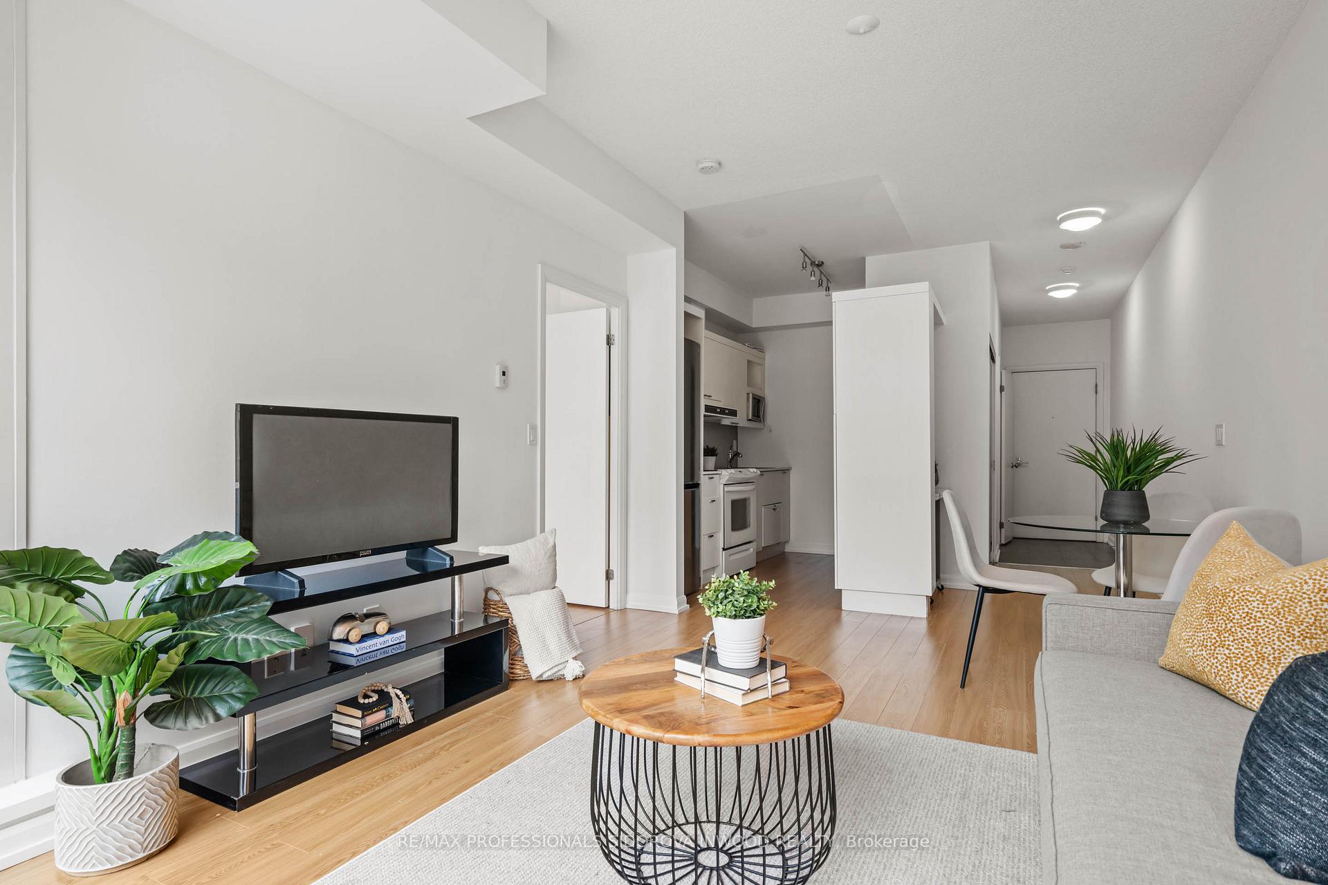 Photo 5 of Unit 1505, 111 Elizabeth Street, Toronto, Bay Street Corridor — HOMEH