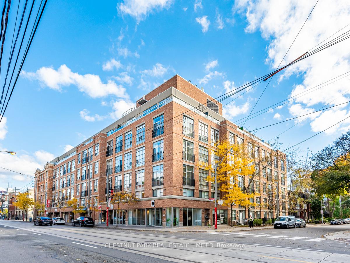 Front of Unit 526, 955 Queen Street W