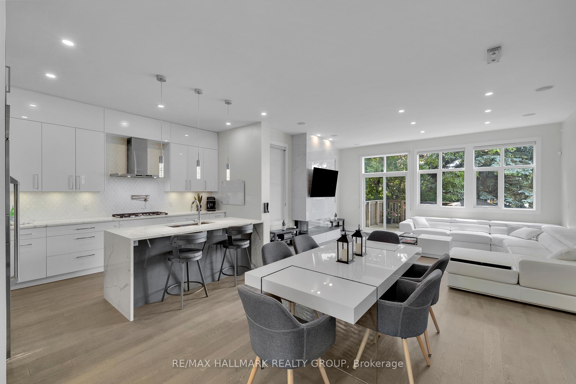 Photo 7 of 804 Kingsmere Avenue, Ottawa, McKellar Heights/Glabar Park — HOMEH