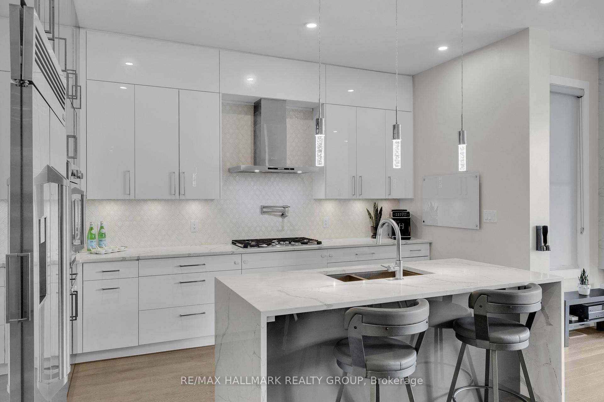 Photo 9 of 804 Kingsmere Avenue, Ottawa, McKellar Heights/Glabar Park — HOMEH