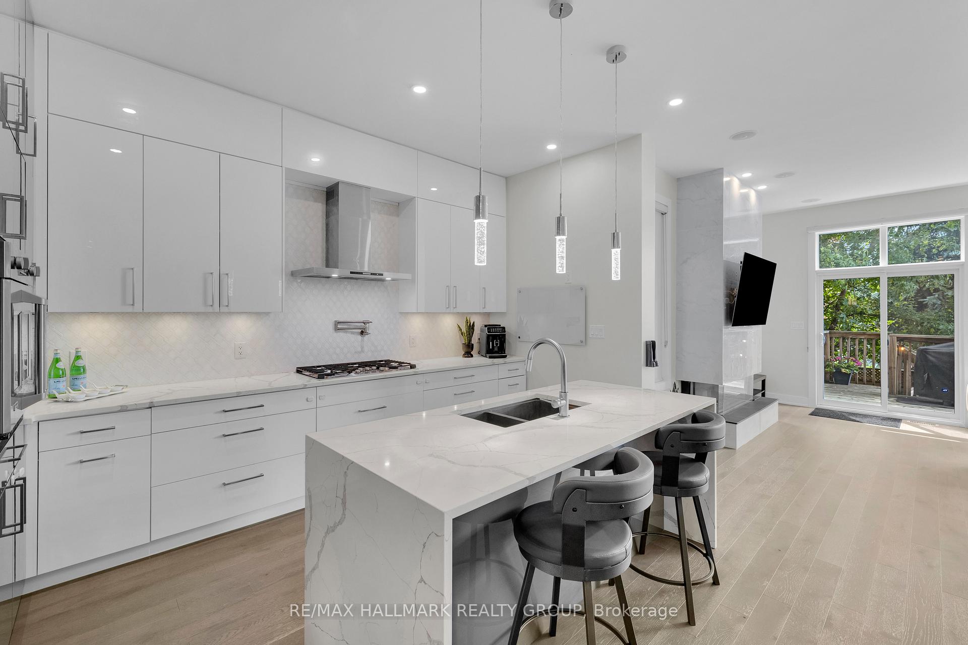 Photo 15 of 804 Kingsmere Avenue, Ottawa, McKellar Heights/Glabar Park — HOMEH