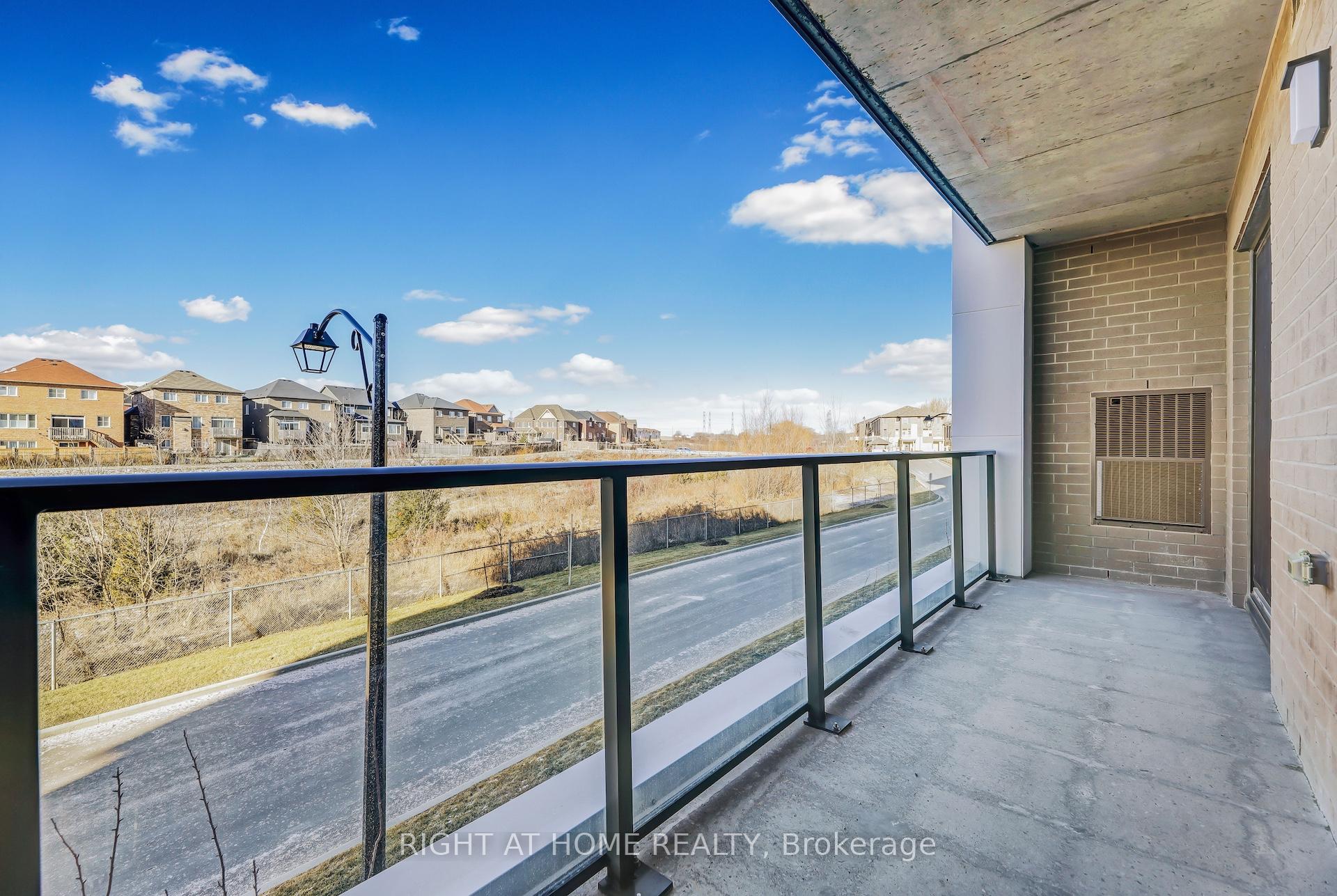 Photo 12 of Unit 218, 385 Arctic Red Drive, Oshawa, Windfields — HOMEH
