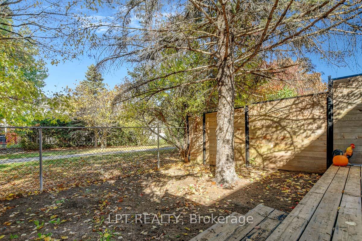Photo 5 of 204 Forestglade Crescent, Ottawa, Hunt Club Park — HOMEH