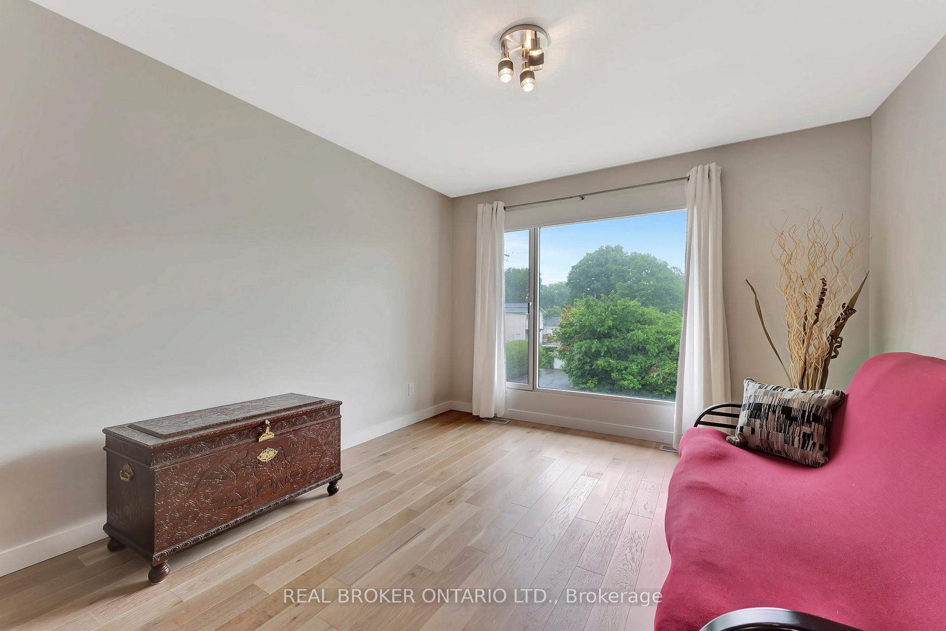 Photo 33 of 49 Lotta Avenue, Ottawa, Meadowlands/St. Claire Gardens — HOMEH