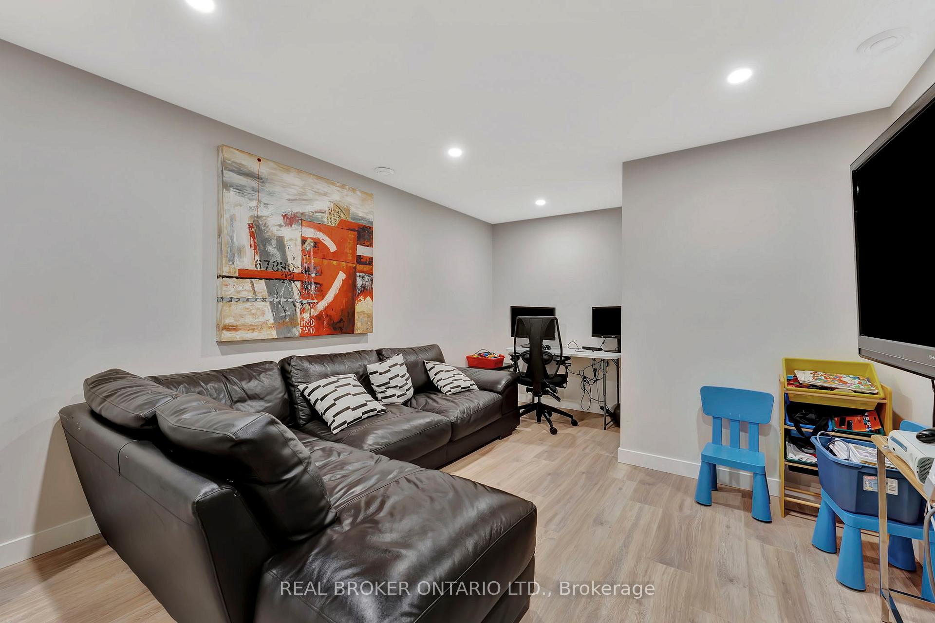 Photo 37 of 49 Lotta Avenue, Ottawa, Meadowlands/St. Claire Gardens — HOMEH
