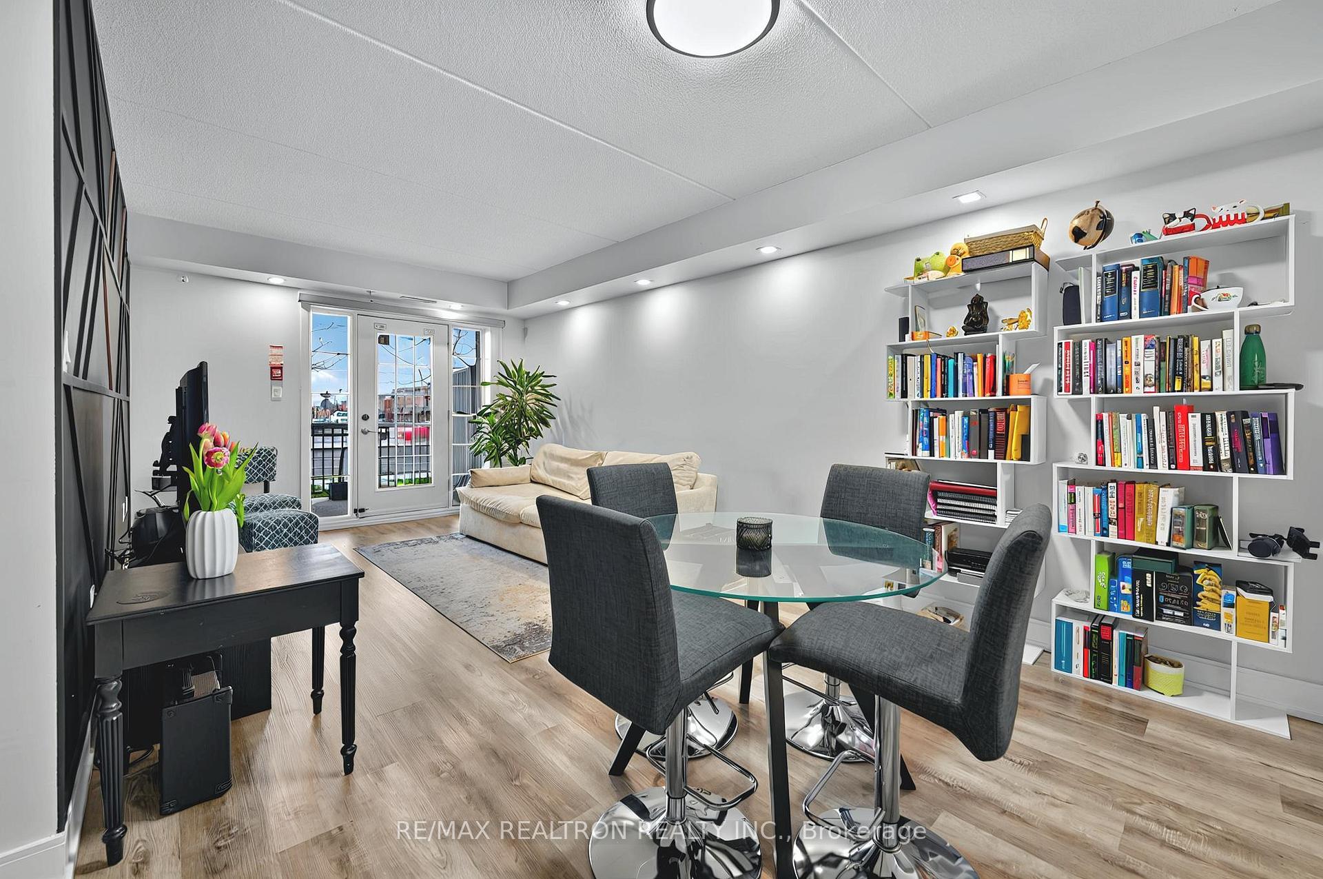 Photo 2 of Unit 110, 7424 Markham Road, Markham, Middlefield — HOMEH