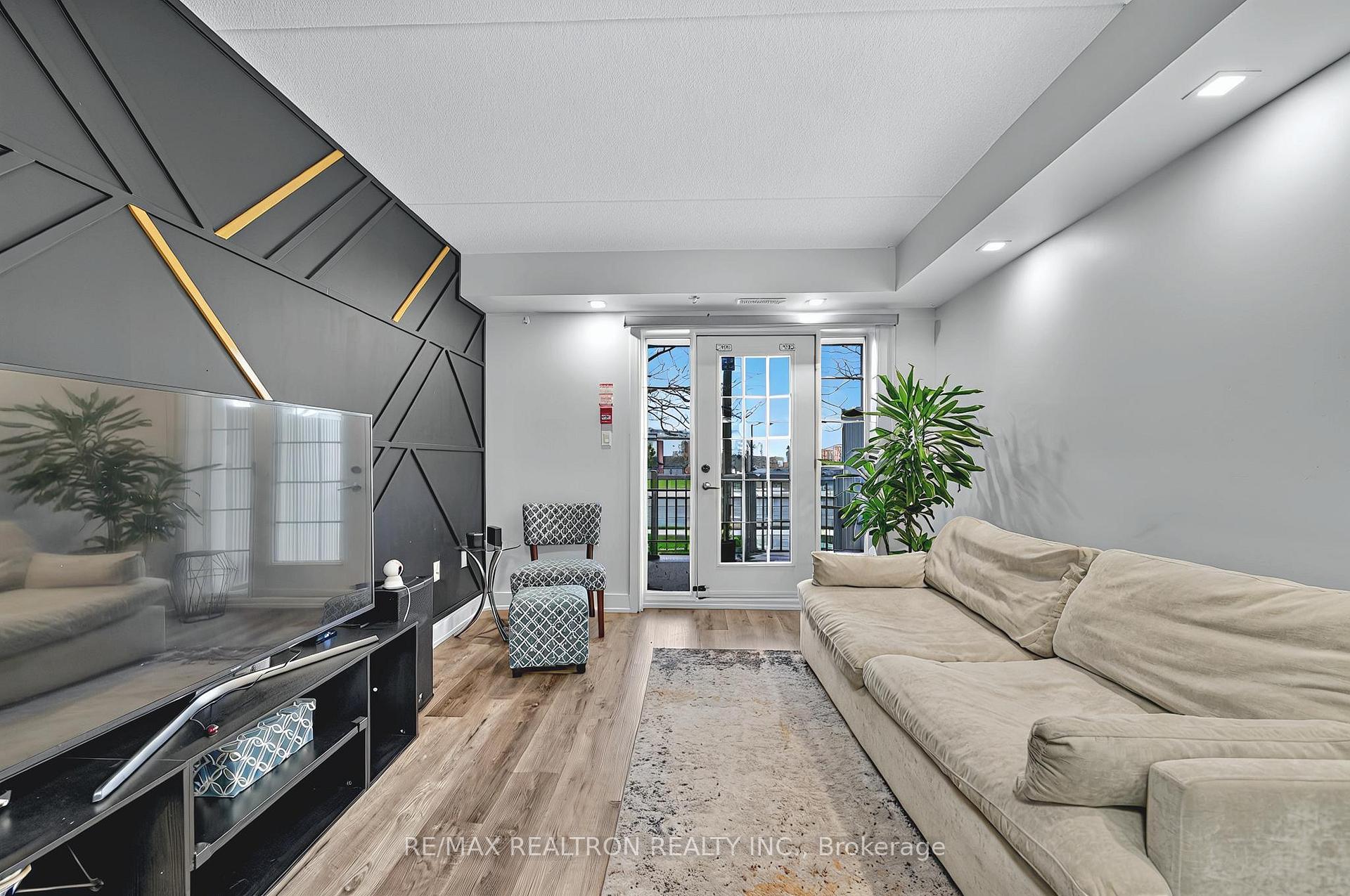 Photo 13 of Unit 110, 7424 Markham Road, Markham, Middlefield — HOMEH