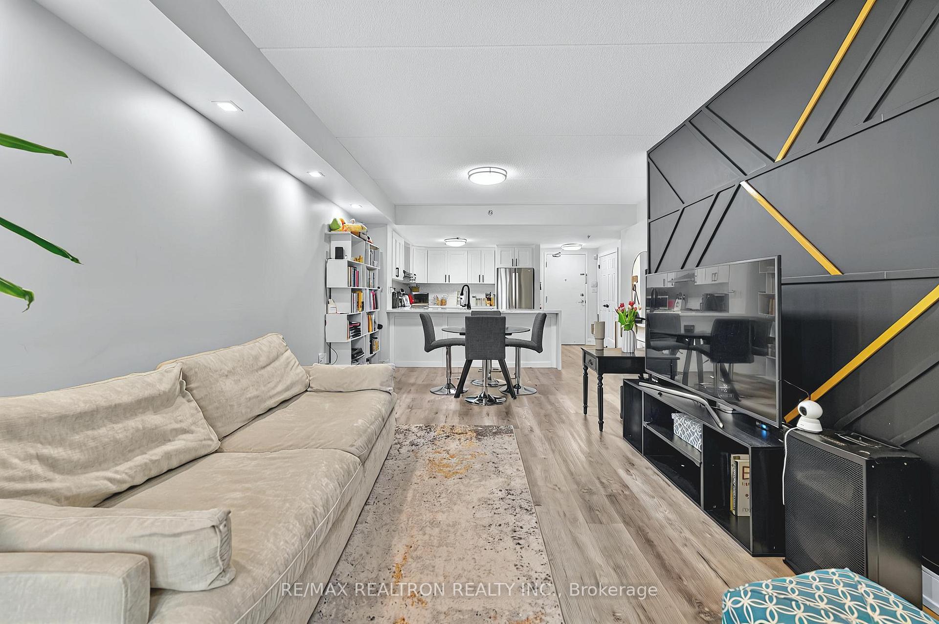 Photo 4 of Unit 110, 7424 Markham Road, Markham, Middlefield — HOMEH