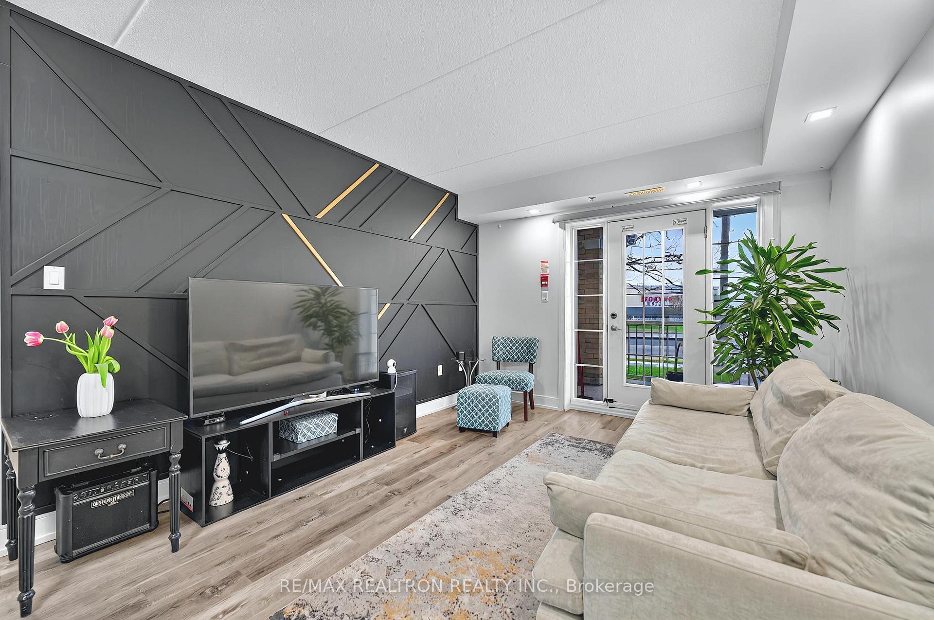 Photo 5 of Unit 110, 7424 Markham Road, Markham, Middlefield — HOMEH