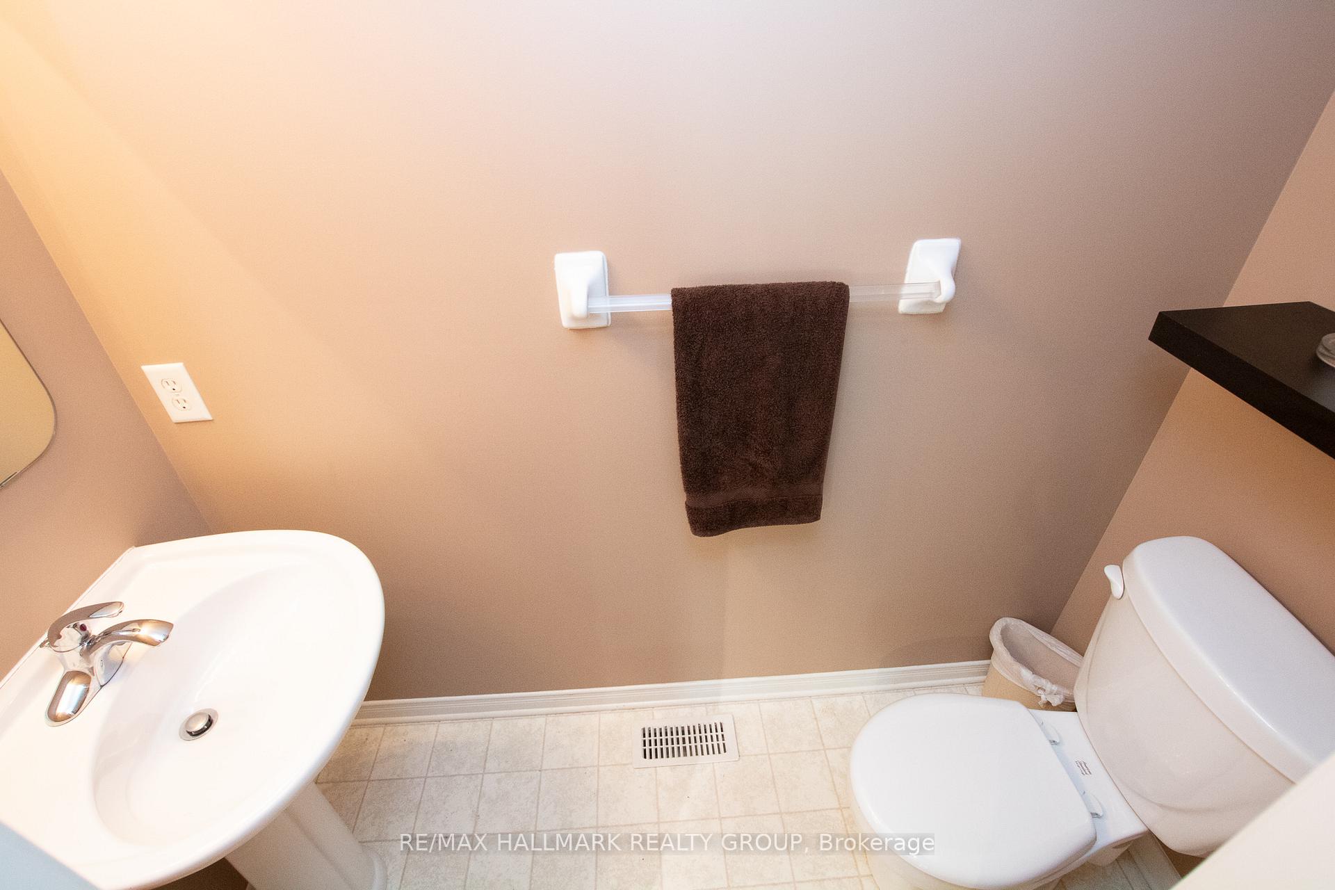 Photo 13 of 1683 Blohm Drive, Ottawa, Hunt Club Park — HOMEH