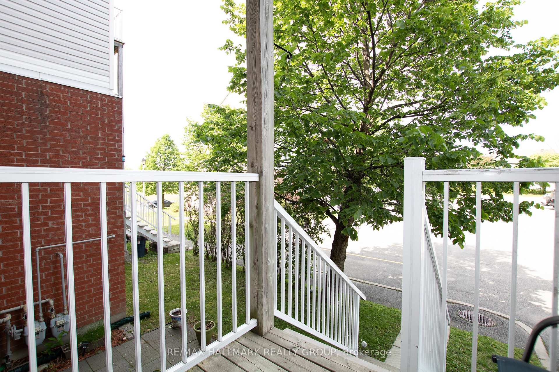 Photo 26 of 1683 Blohm Drive, Ottawa, Hunt Club Park — HOMEH