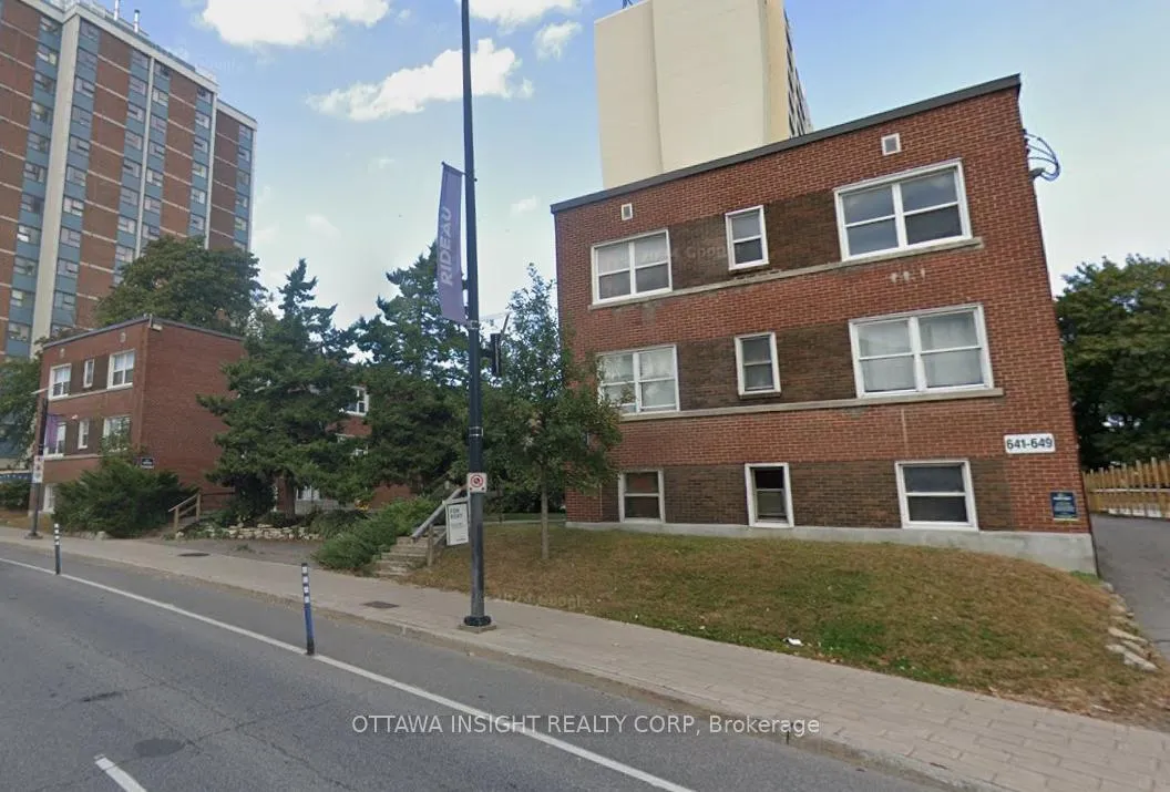Front of Unit 4, 641 Rideau Street