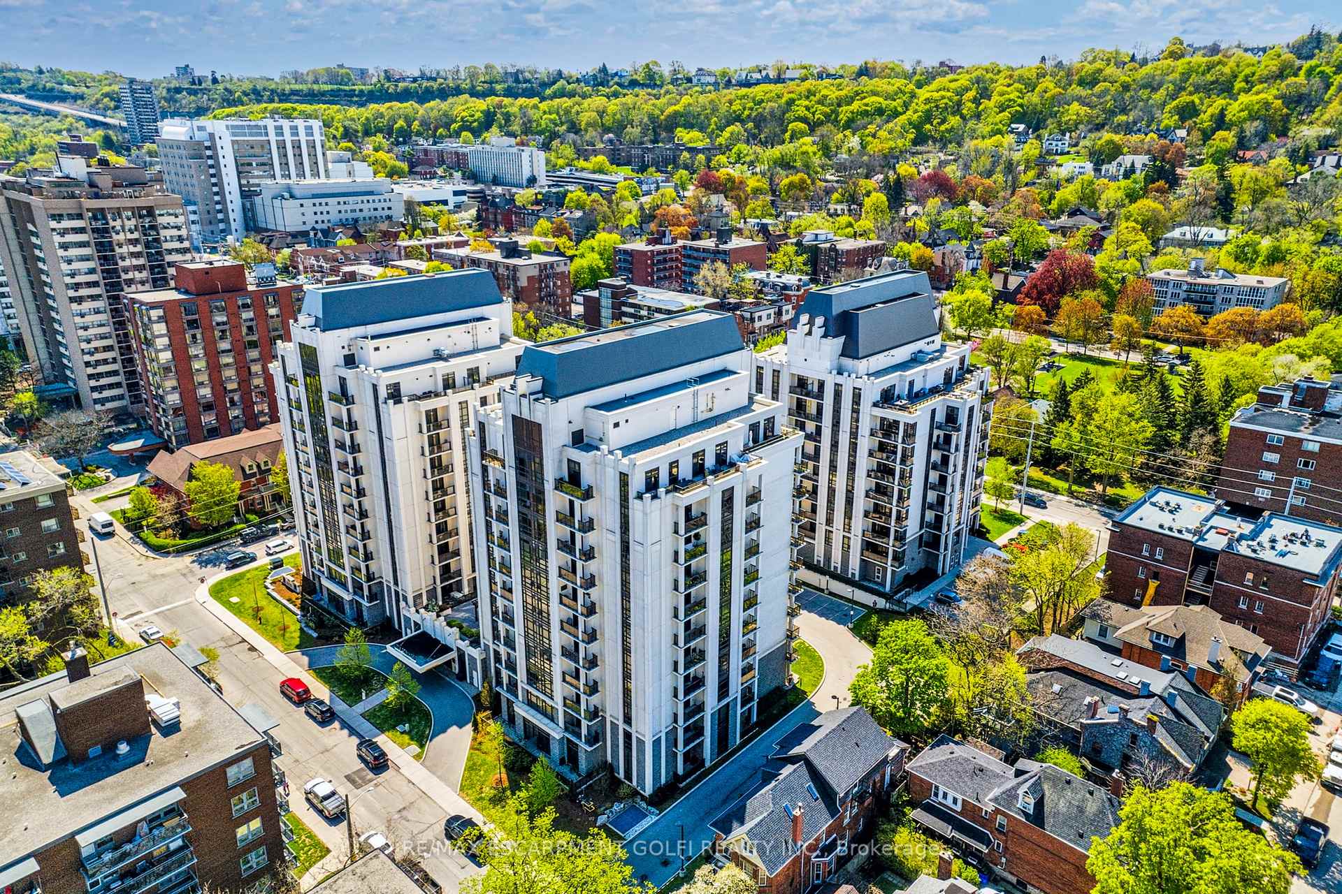 Photo 6 of Unit 810, 85 Robinson Street, Hamilton, Durand — HOMEH