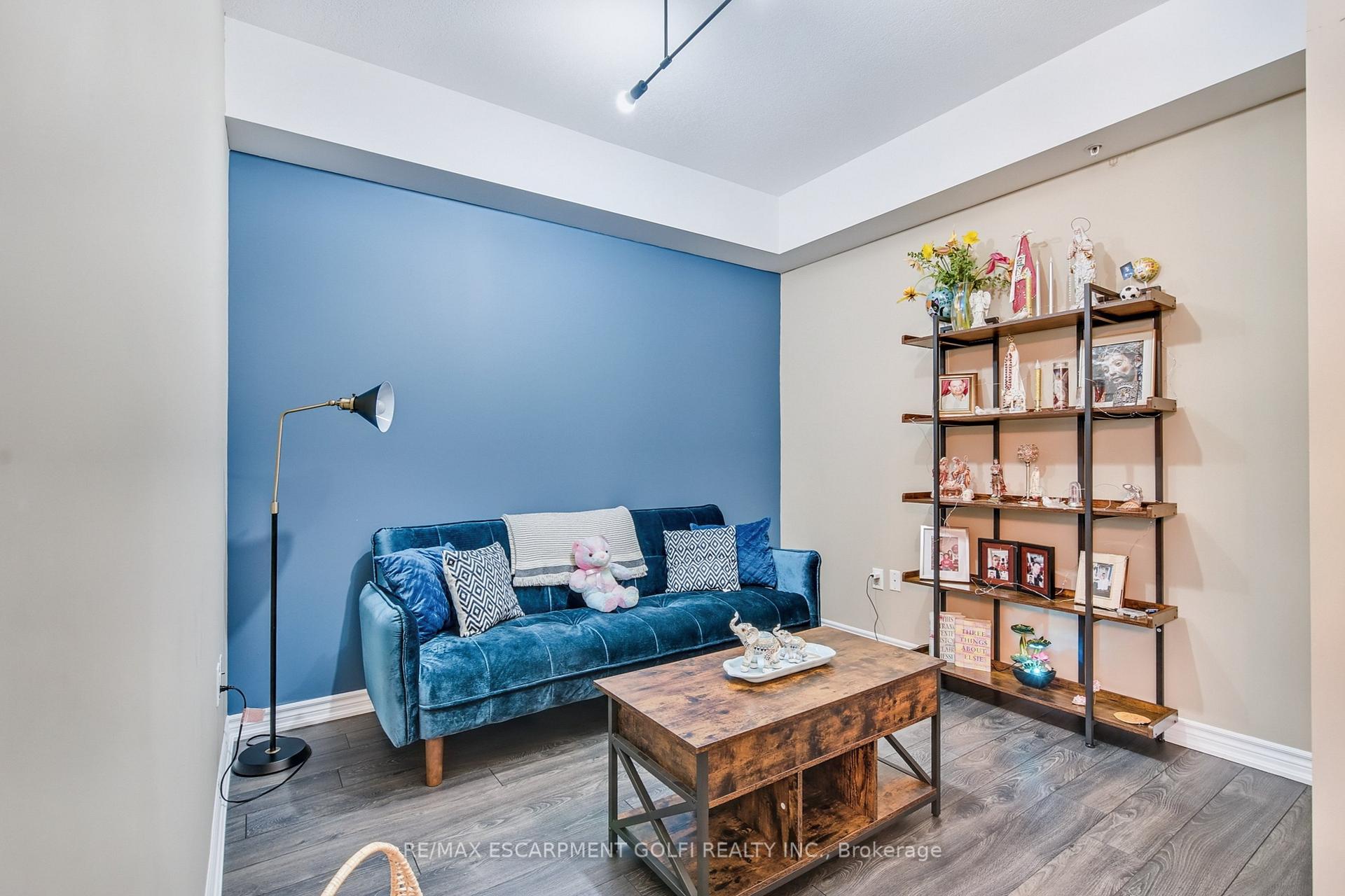 Photo 9 of Unit 810, 85 Robinson Street, Hamilton, Durand — HOMEH