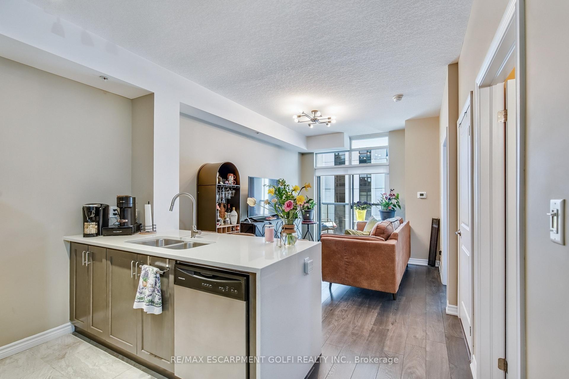 Photo 18 of Unit 810, 85 Robinson Street, Hamilton, Durand — HOMEH
