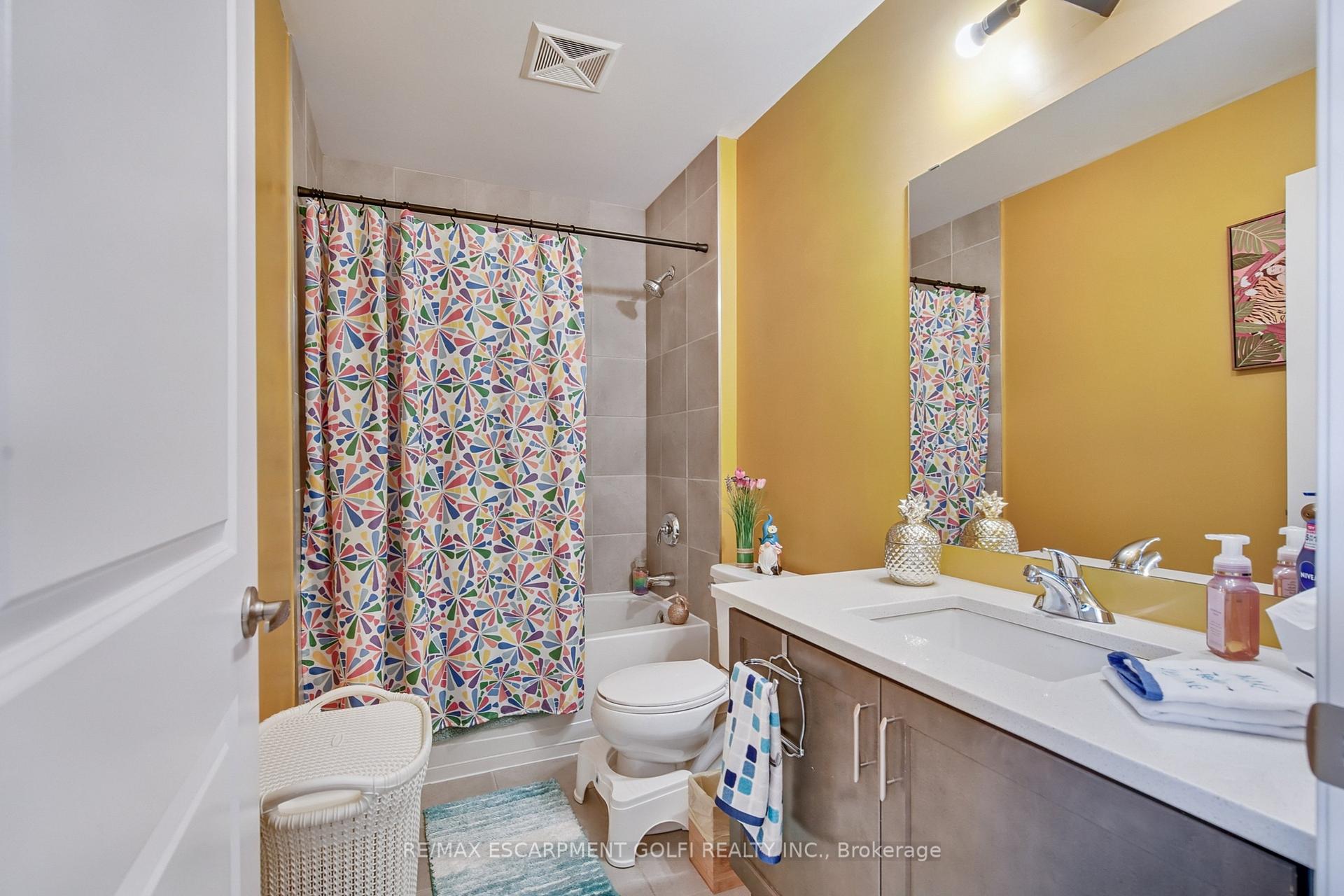Photo 27 of Unit 810, 85 Robinson Street, Hamilton, Durand — HOMEH