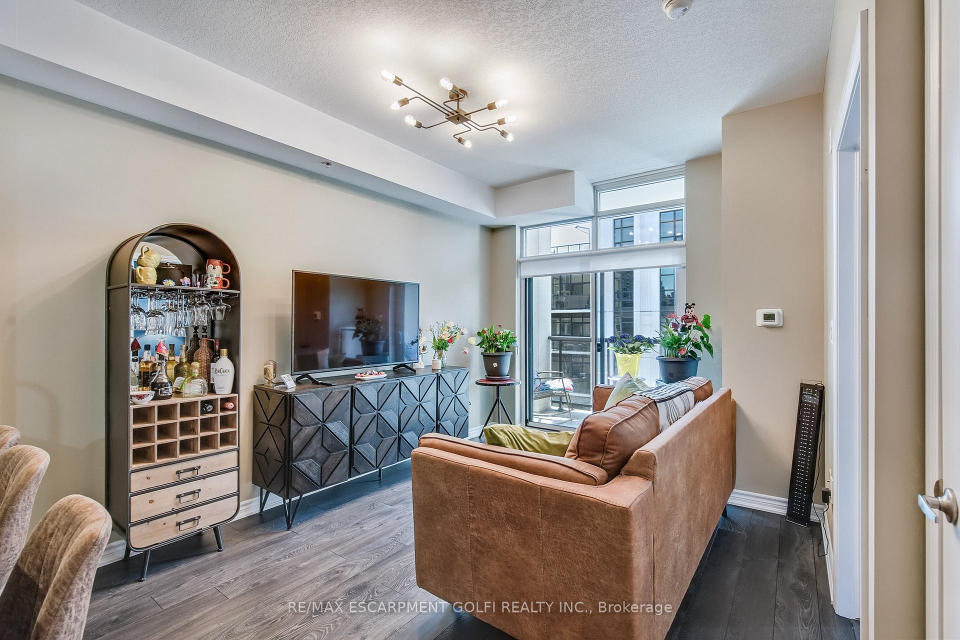 Photo 16 of Unit 810, 85 Robinson Street, Hamilton, Durand — HOMEH