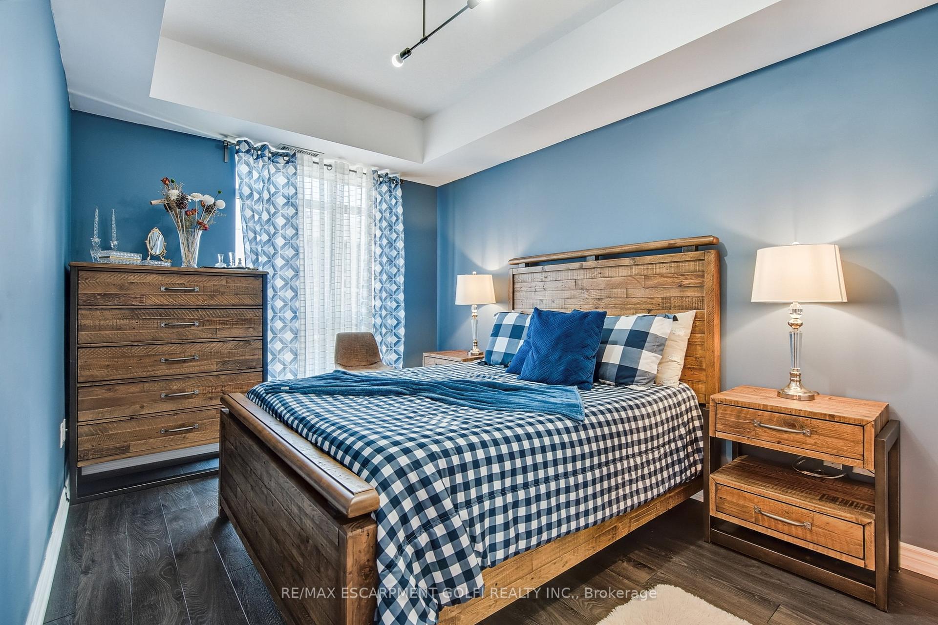 Photo 15 of Unit 810, 85 Robinson Street, Hamilton, Durand — HOMEH