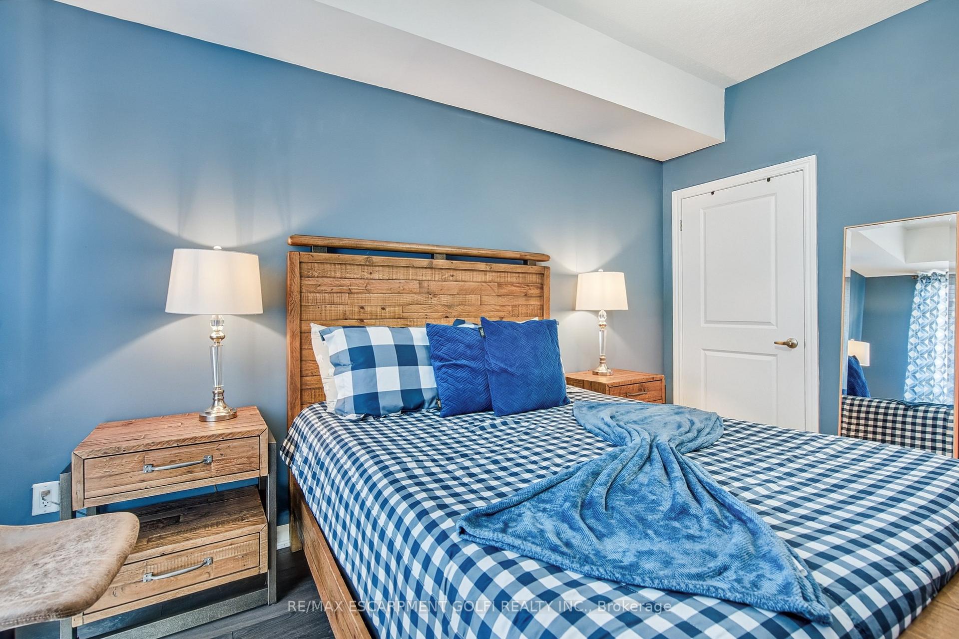 Photo 31 of Unit 810, 85 Robinson Street, Hamilton, Durand — HOMEH