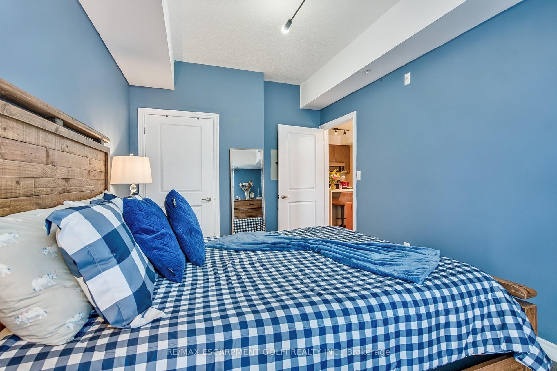 Photo 30 of Unit 810, 85 Robinson Street, Hamilton, Durand — HOMEH