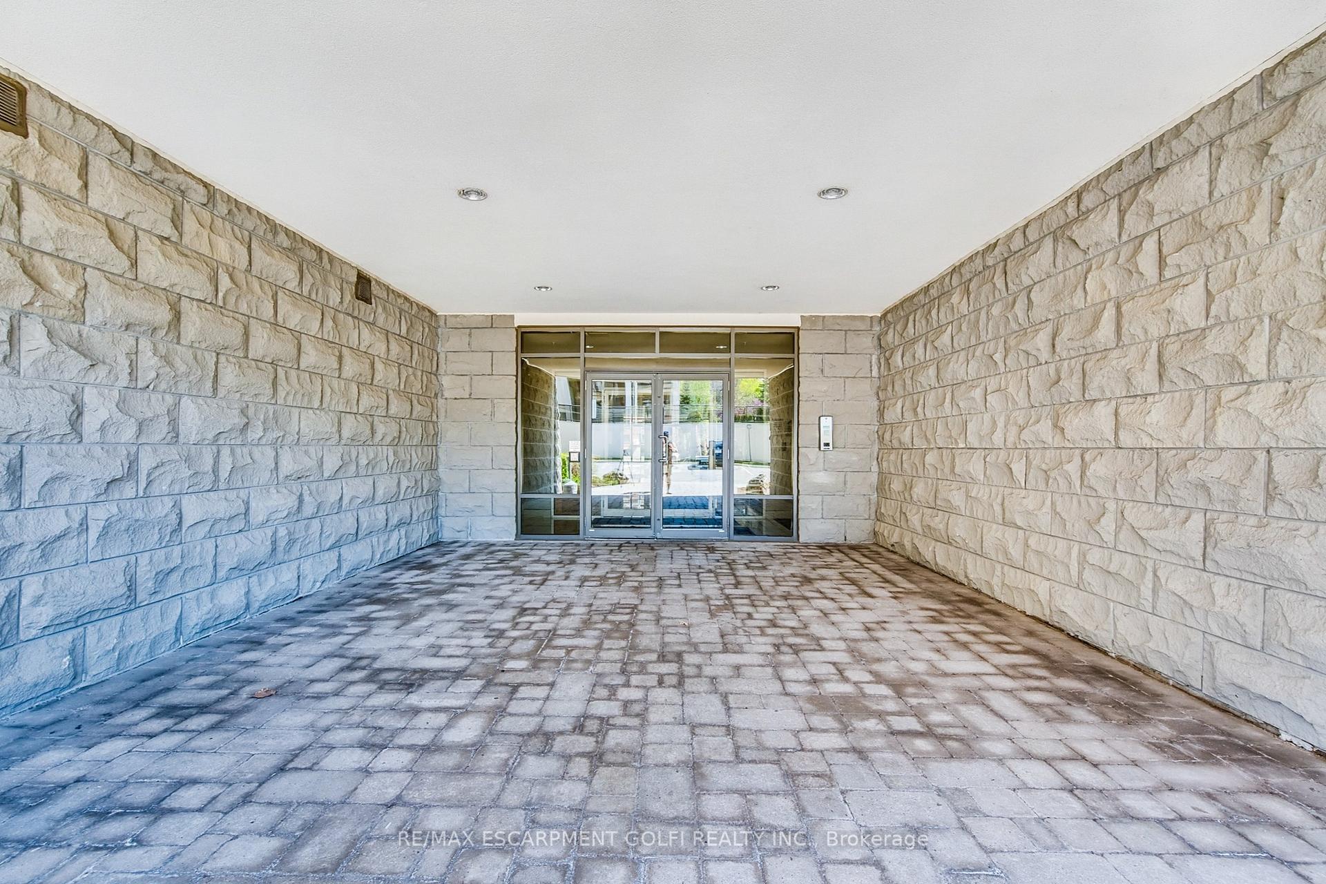 Photo 39 of Unit 810, 85 Robinson Street, Hamilton, Durand — HOMEH
