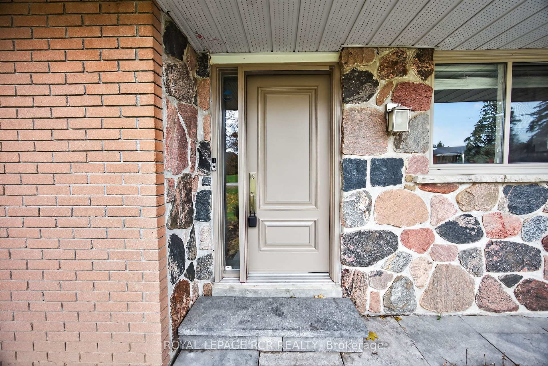Photo 5 of 52 Elizabeth Drive, King, Nobleton — HOMEH