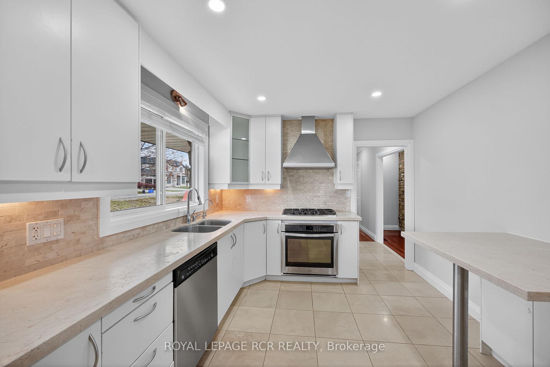 Photo 9 of 52 Elizabeth Drive, King, Nobleton — HOMEH