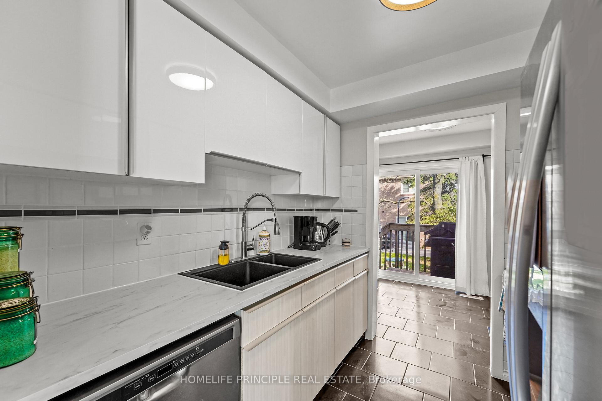 Photo 13 of 3 Bridlefield Crescent, Caledon, Bolton North — HOMEH