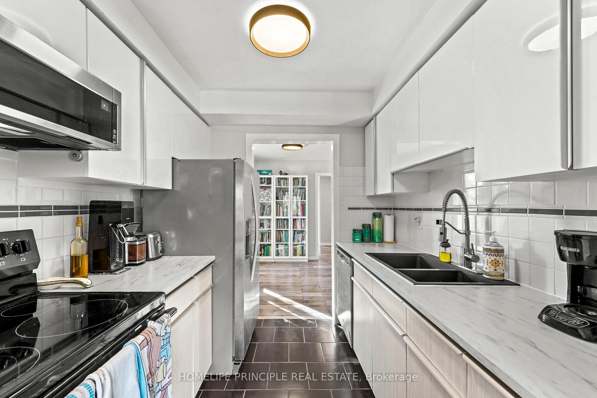 Photo 6 of 3 Bridlefield Crescent, Caledon, Bolton North — HOMEH