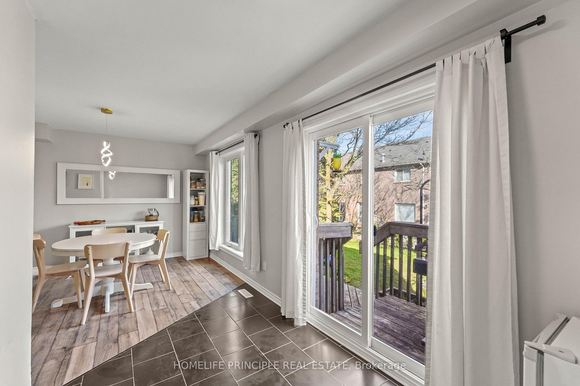 Photo 8 of 3 Bridlefield Crescent, Caledon, Bolton North — HOMEH