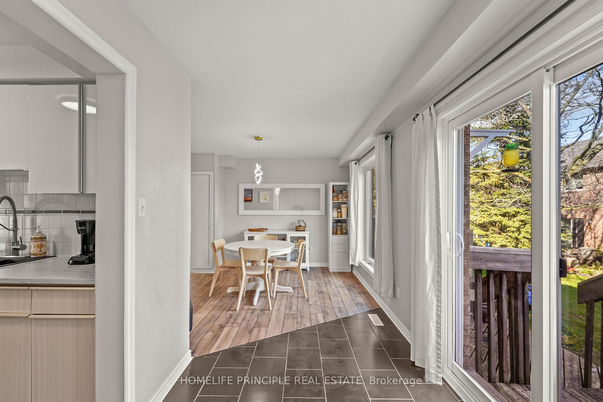 Photo 11 of 3 Bridlefield Crescent, Caledon, Bolton North — HOMEH