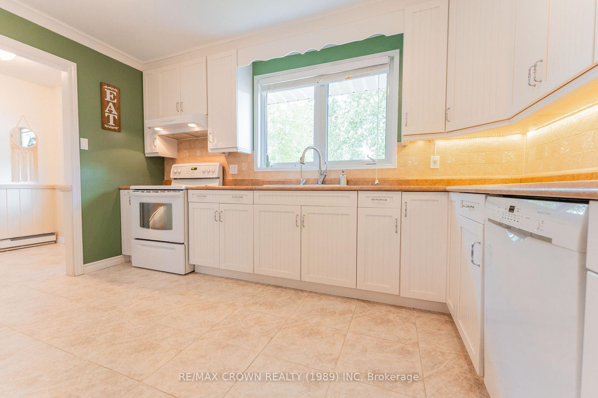 Photo 15 of 7 Sussex Place, Kapuskasing — HOMEH