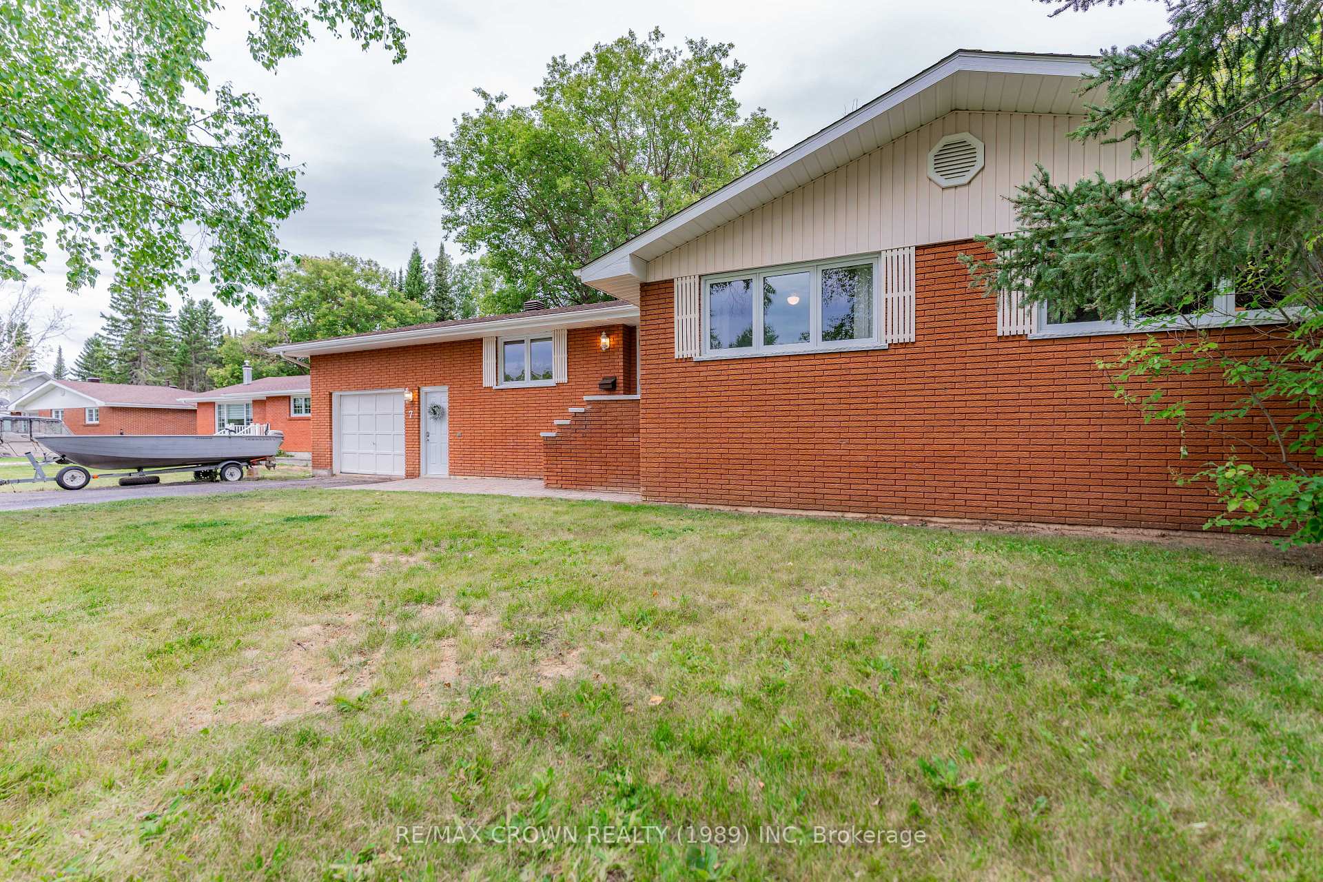 Photo 49 of 7 Sussex Place, Kapuskasing — HOMEH