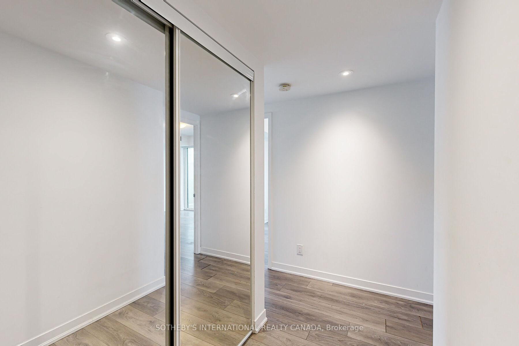 Photo 2 of Unit 5110, 100 Harbour Street, Toronto, Waterfront Communities — HOMEH