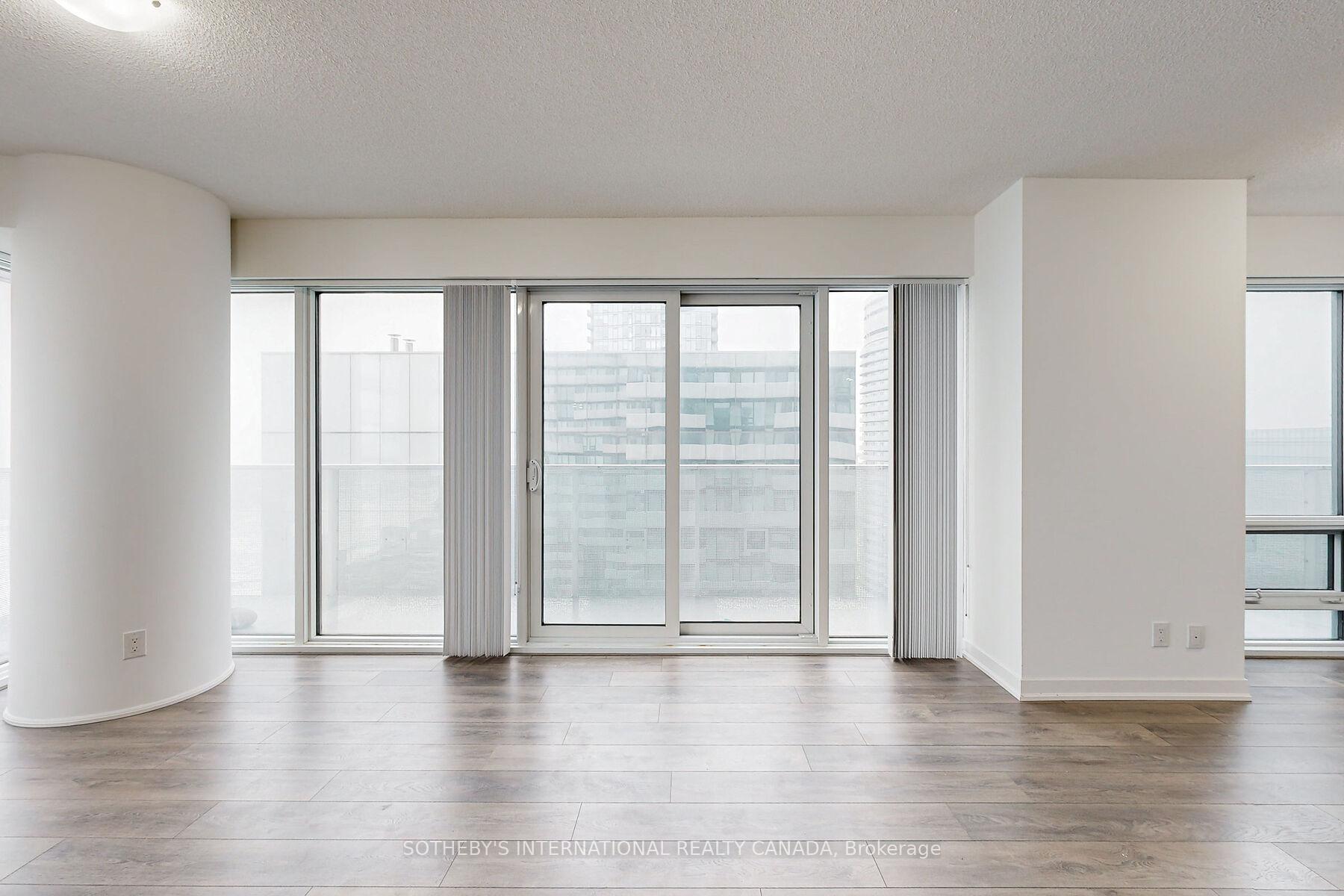 Photo 9 of Unit 5110, 100 Harbour Street, Toronto, Waterfront Communities — HOMEH
