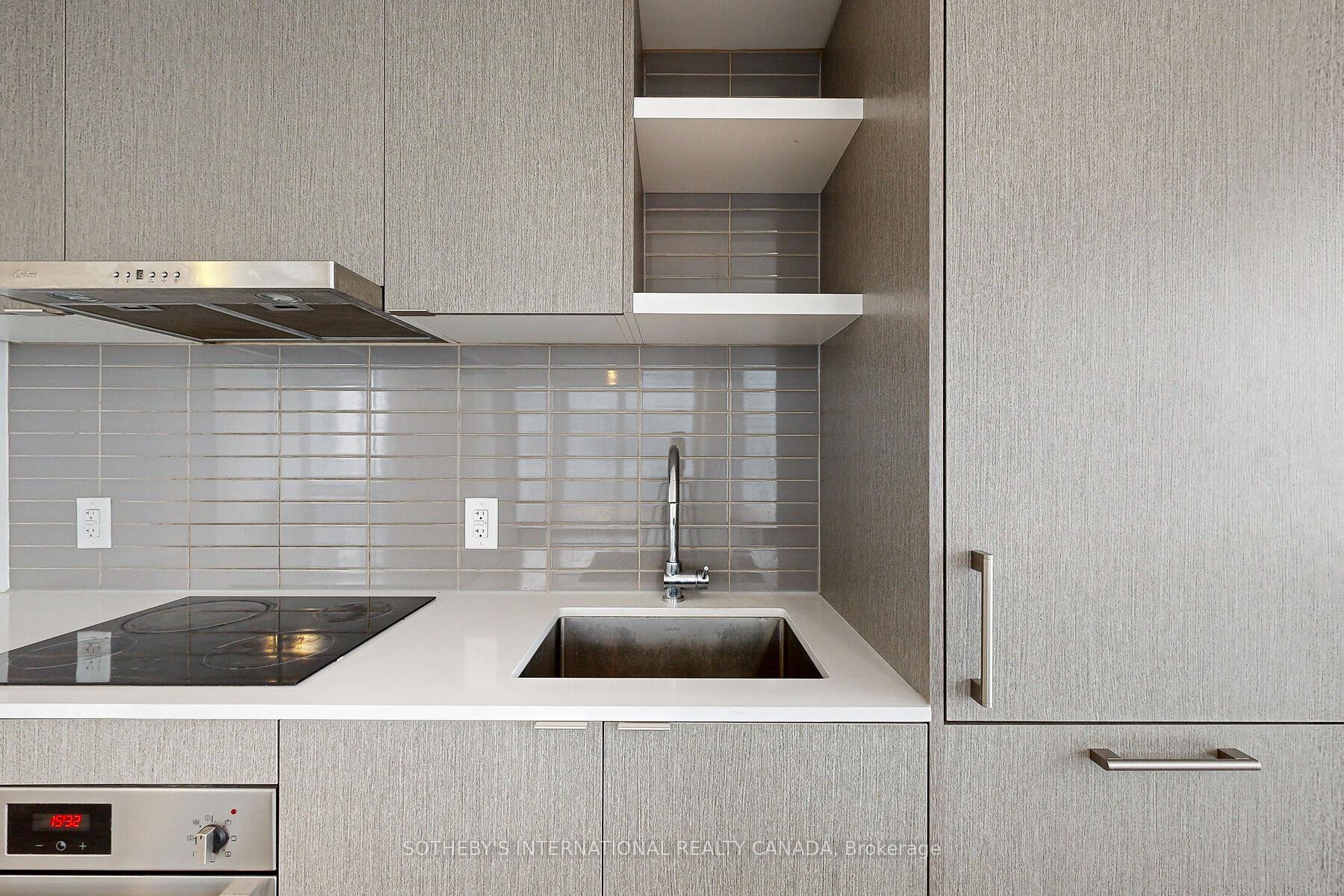 Photo 16 of Unit 5110, 100 Harbour Street, Toronto, Waterfront Communities — HOMEH