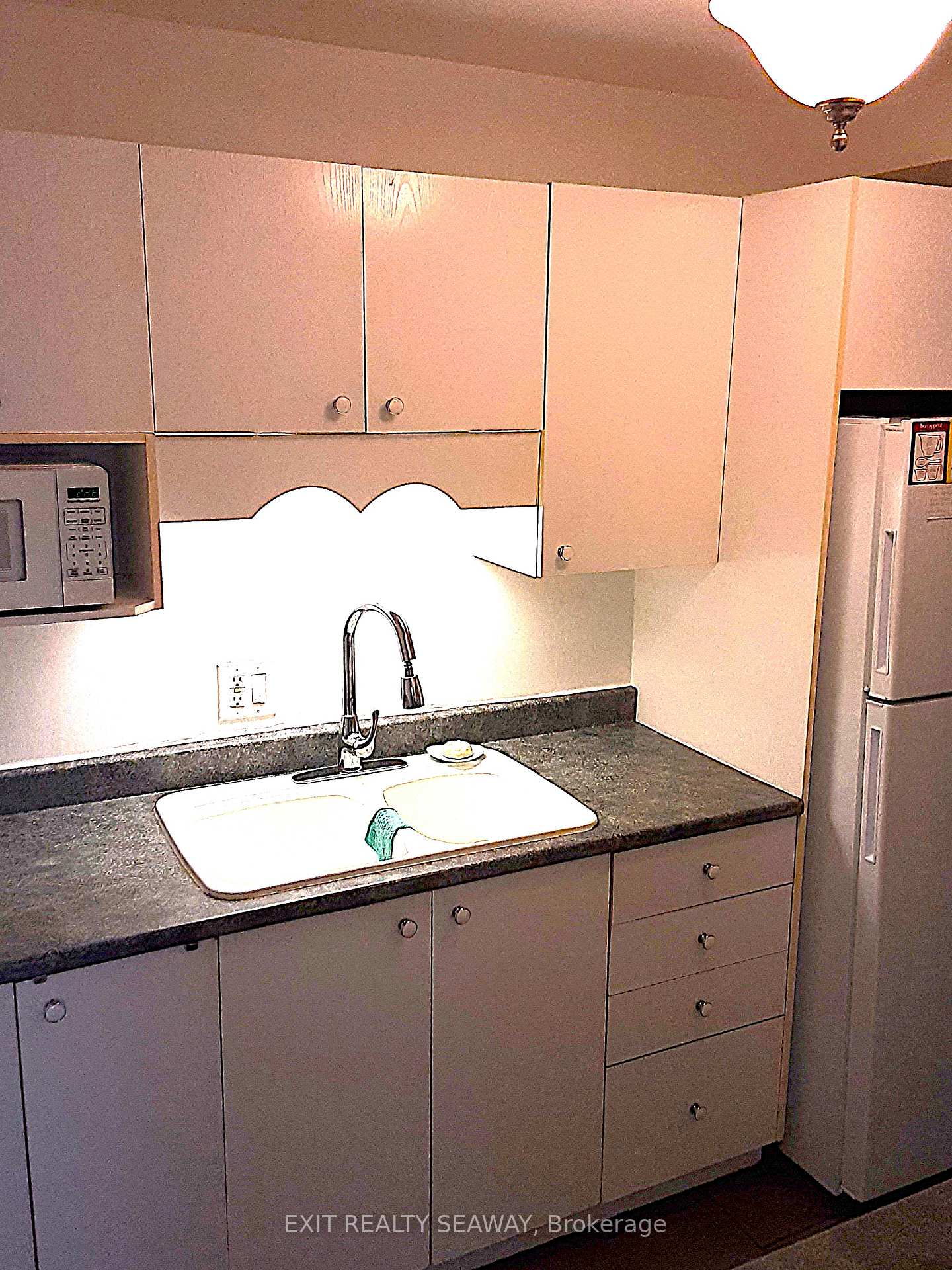 Photo 13 of Unit 701, 308 Second Street E, Cornwall — HOMEH
