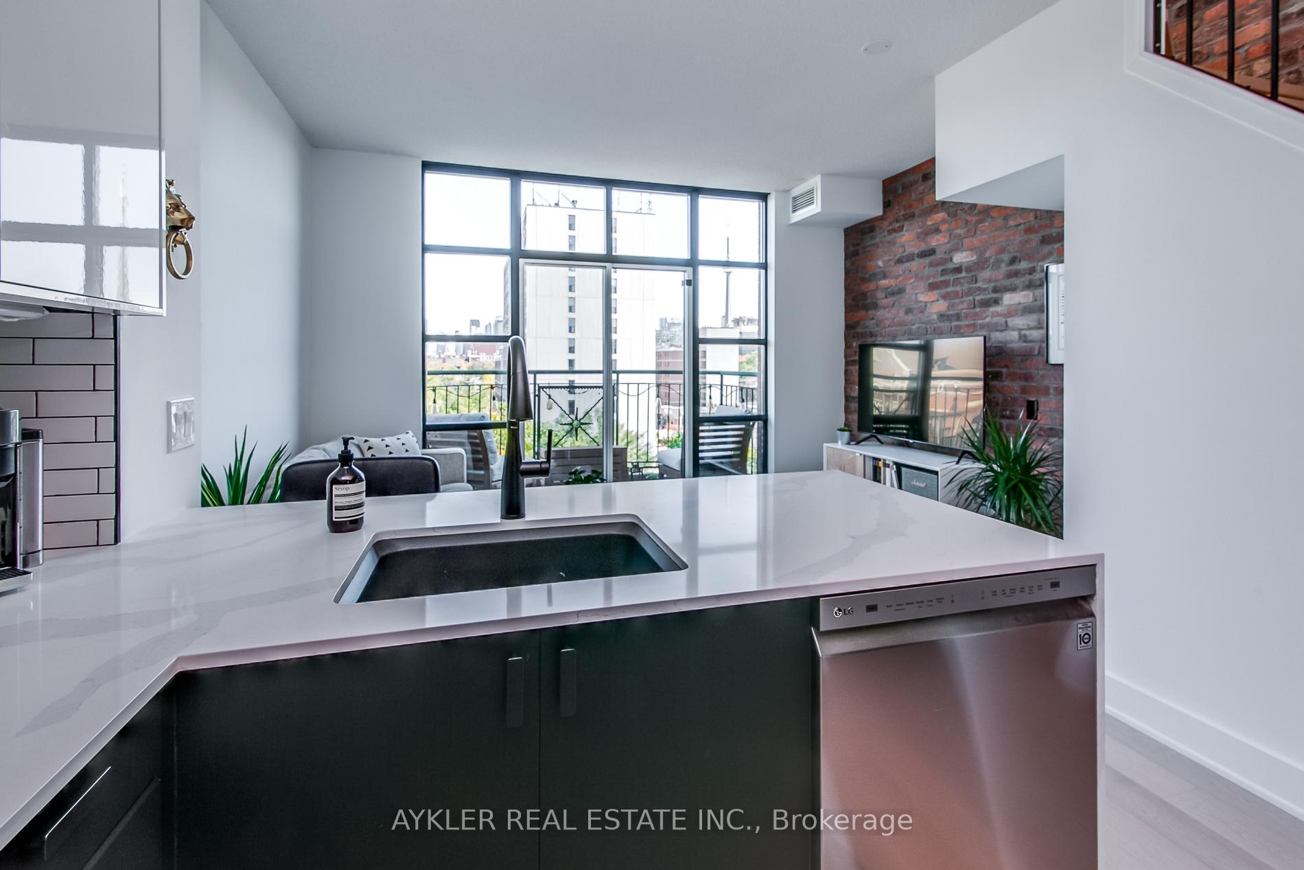 Photo 10 of Unit 604, 901 Queen Street W, Toronto, Trinity-Bellwoods — HOMEH