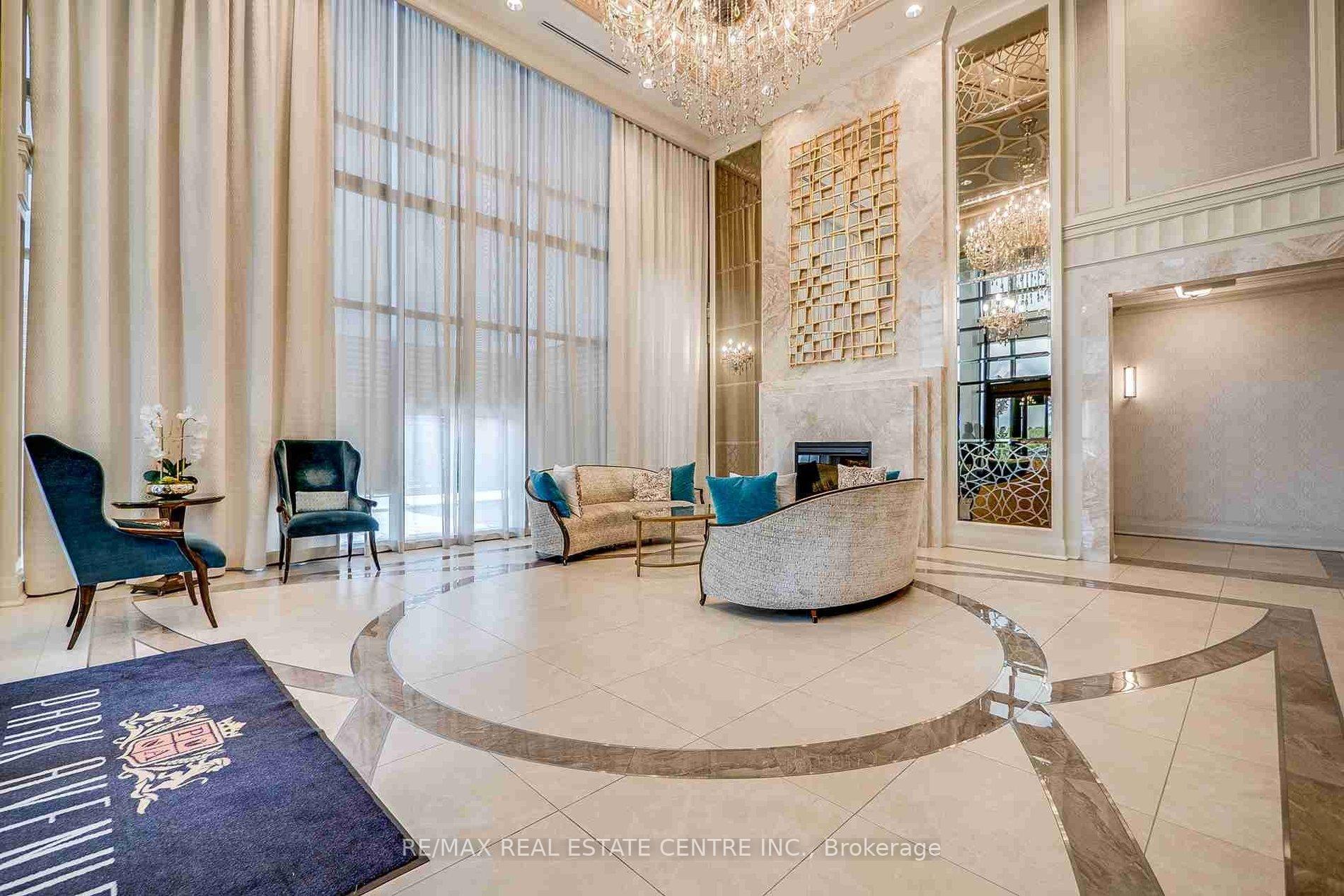 Photo 1 of Unit 204, 9075 Jane Street, Vaughan, Concord — HOMEH