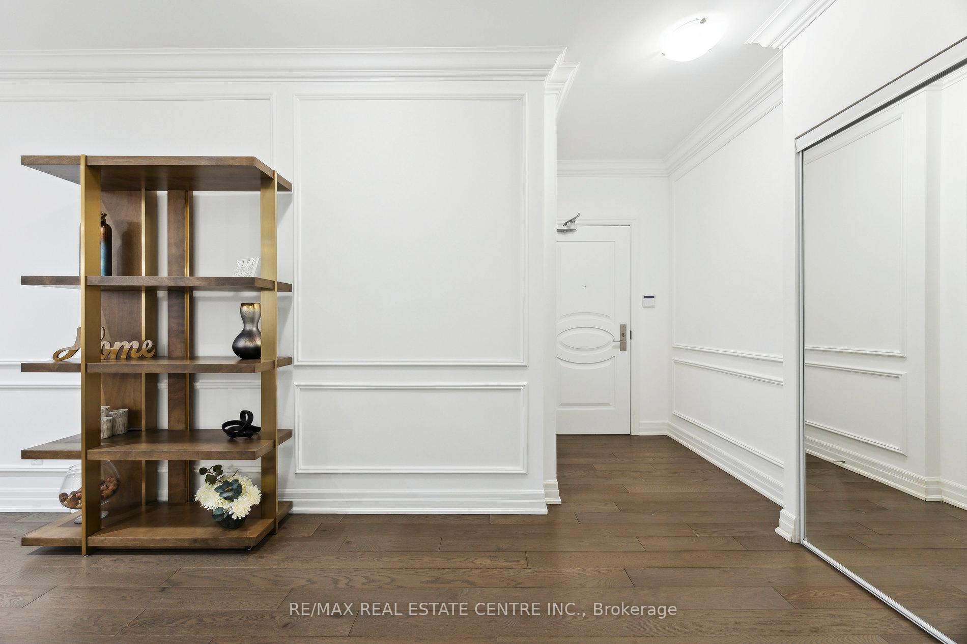 Photo 3 of Unit 204, 9075 Jane Street, Vaughan, Concord — HOMEH