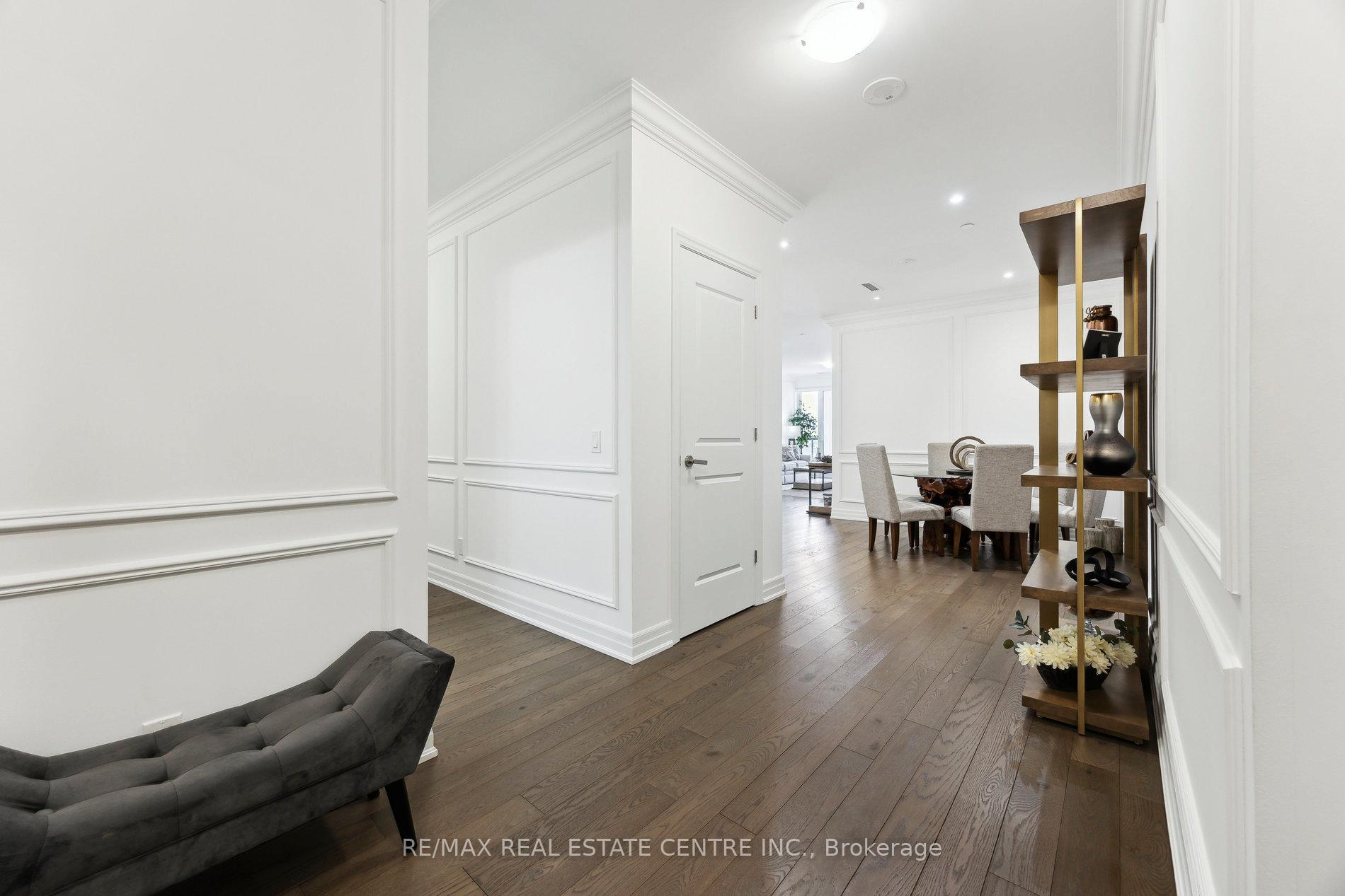 Photo 10 of Unit 204, 9075 Jane Street, Vaughan, Concord — HOMEH