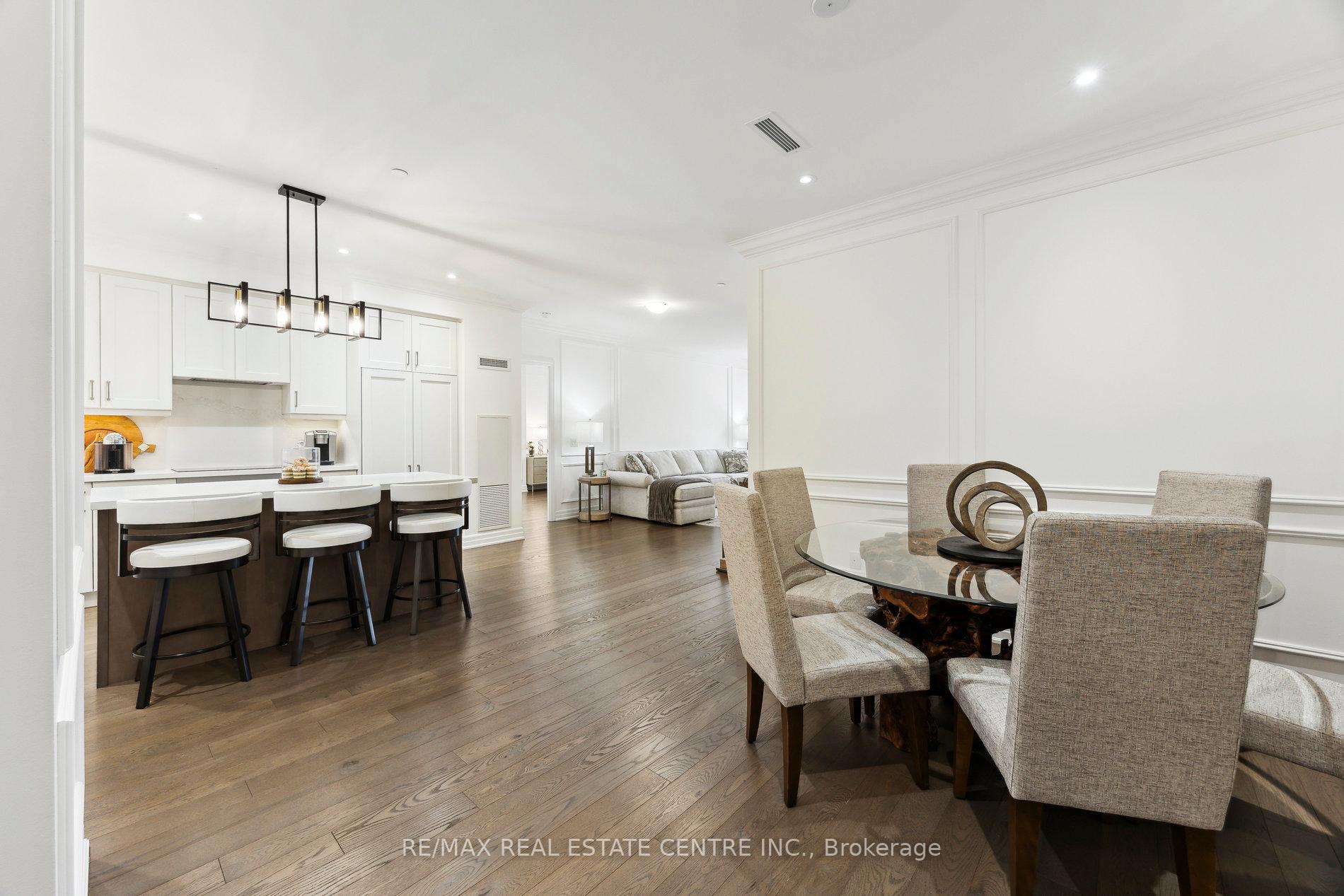 Photo 5 of Unit 204, 9075 Jane Street, Vaughan, Concord — HOMEH